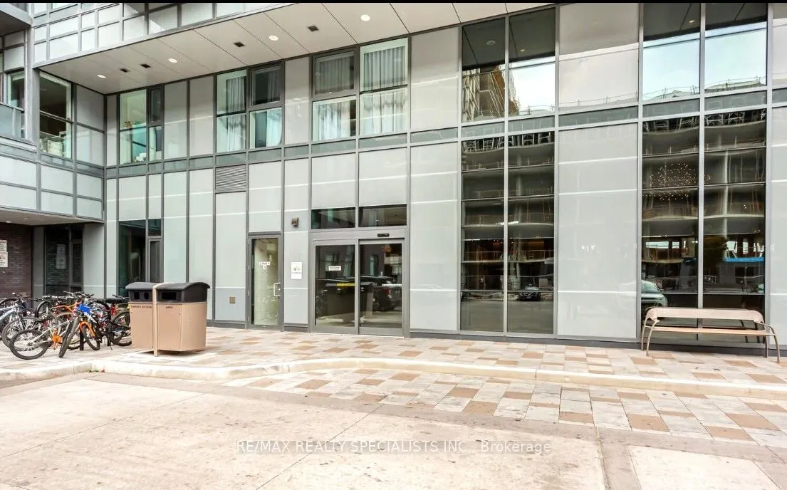 8 Nahani Way, #2421