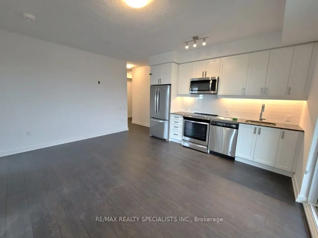 8 Nahani Way, #2421