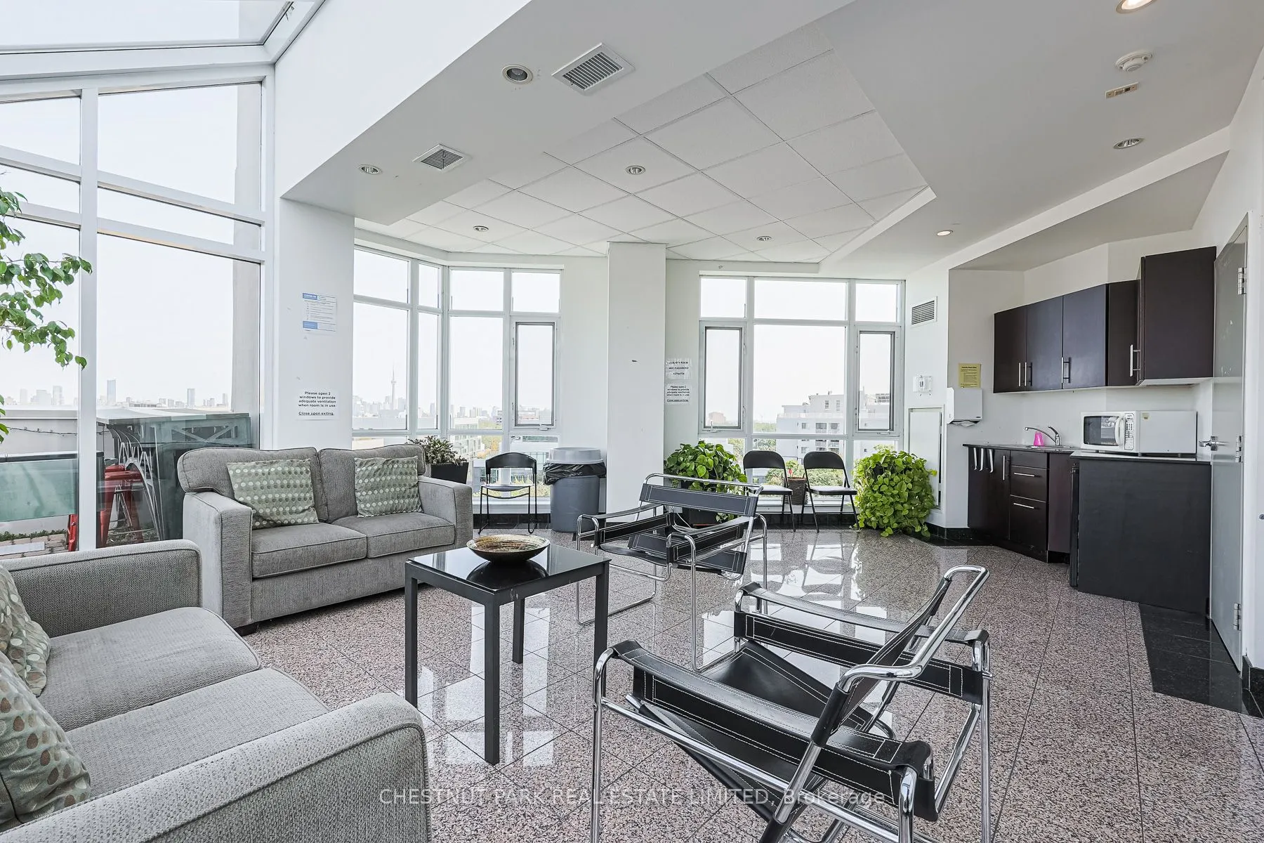 437 Roncesvalles Avenue, #404