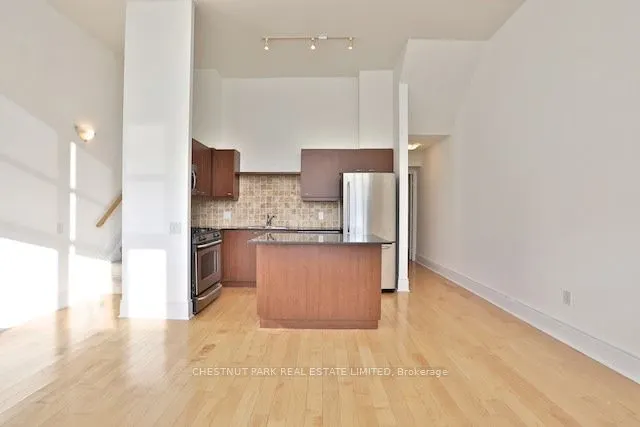 437 Roncesvalles Avenue, #404