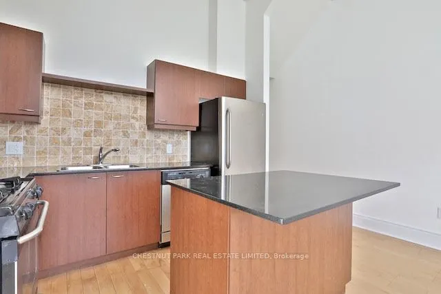 437 Roncesvalles Avenue, #404