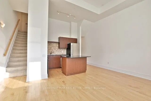 437 Roncesvalles Avenue, #404