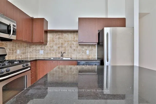 437 Roncesvalles Avenue, #404