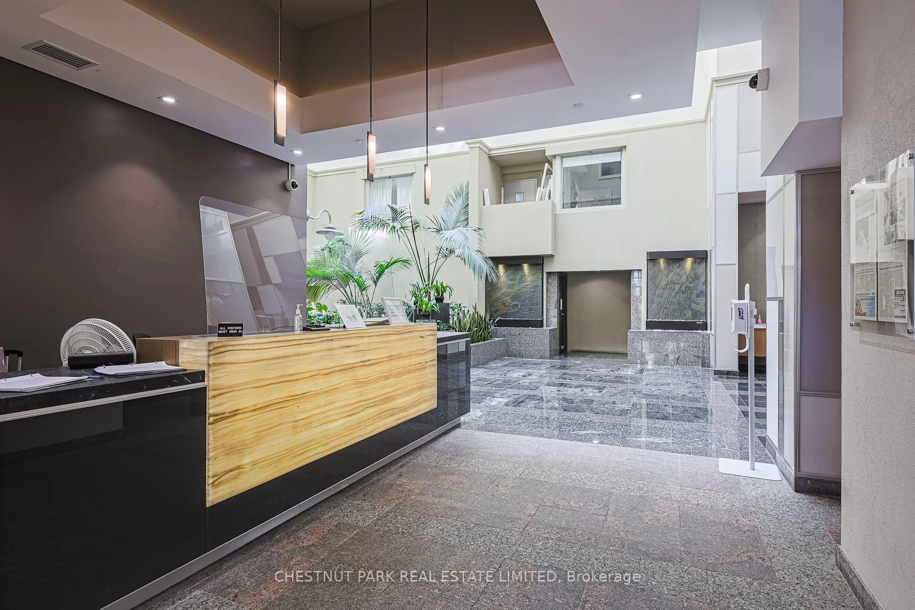 437 Roncesvalles Avenue, #404