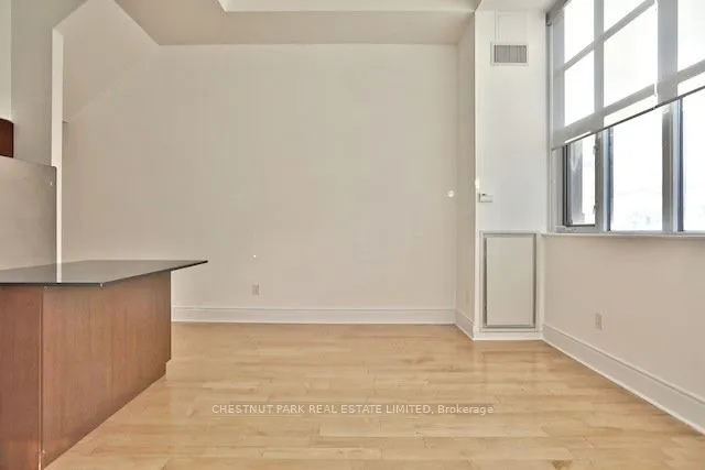 437 Roncesvalles Avenue, #404