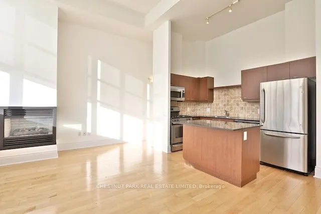437 Roncesvalles Avenue, #404