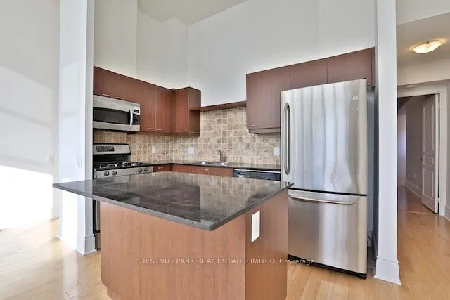 437 Roncesvalles Avenue, #404