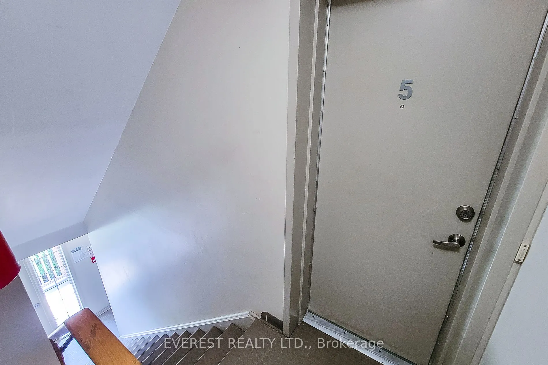 639 Dundas Street W, #5