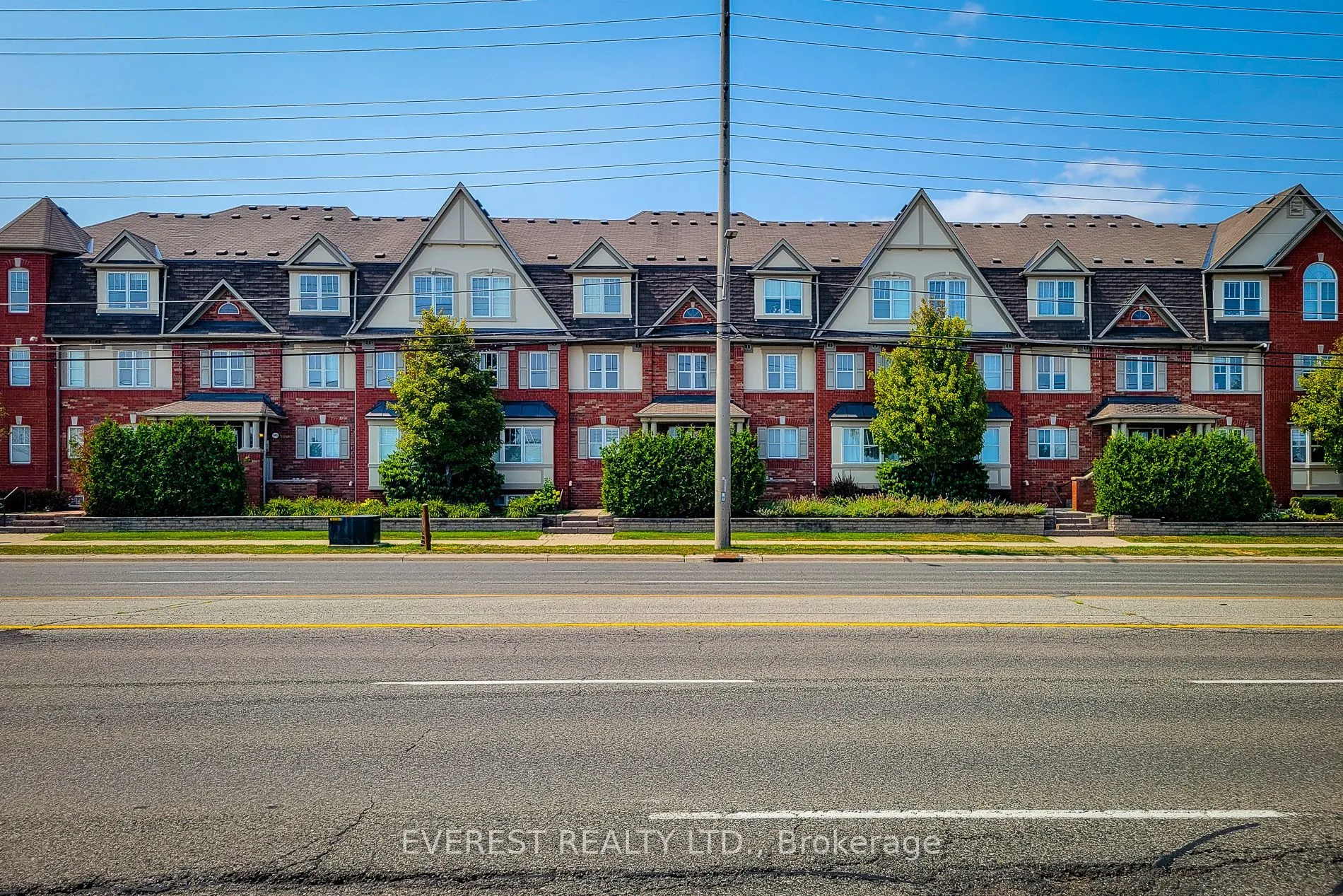 639 Dundas Street W, #5