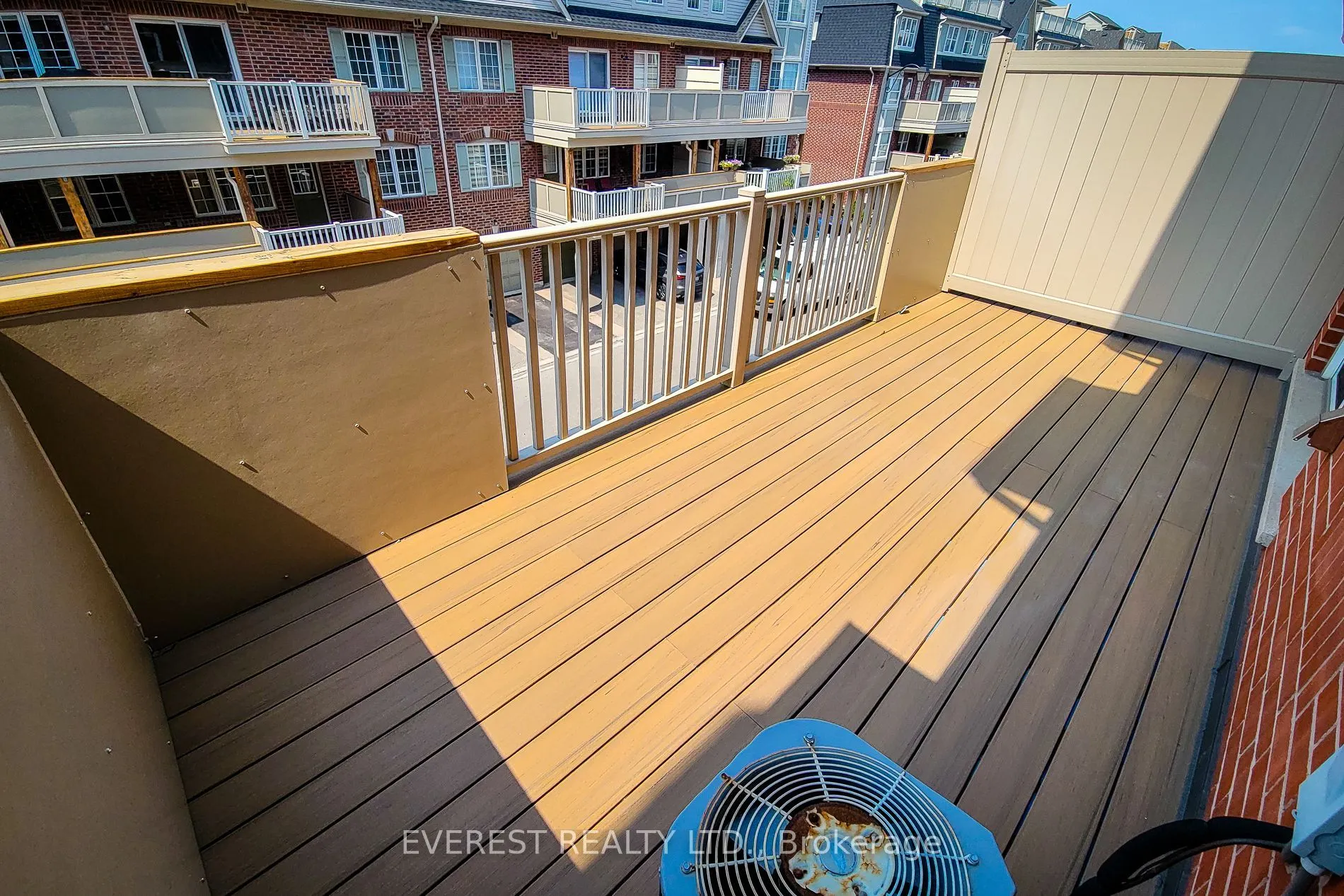 639 Dundas Street W, #5