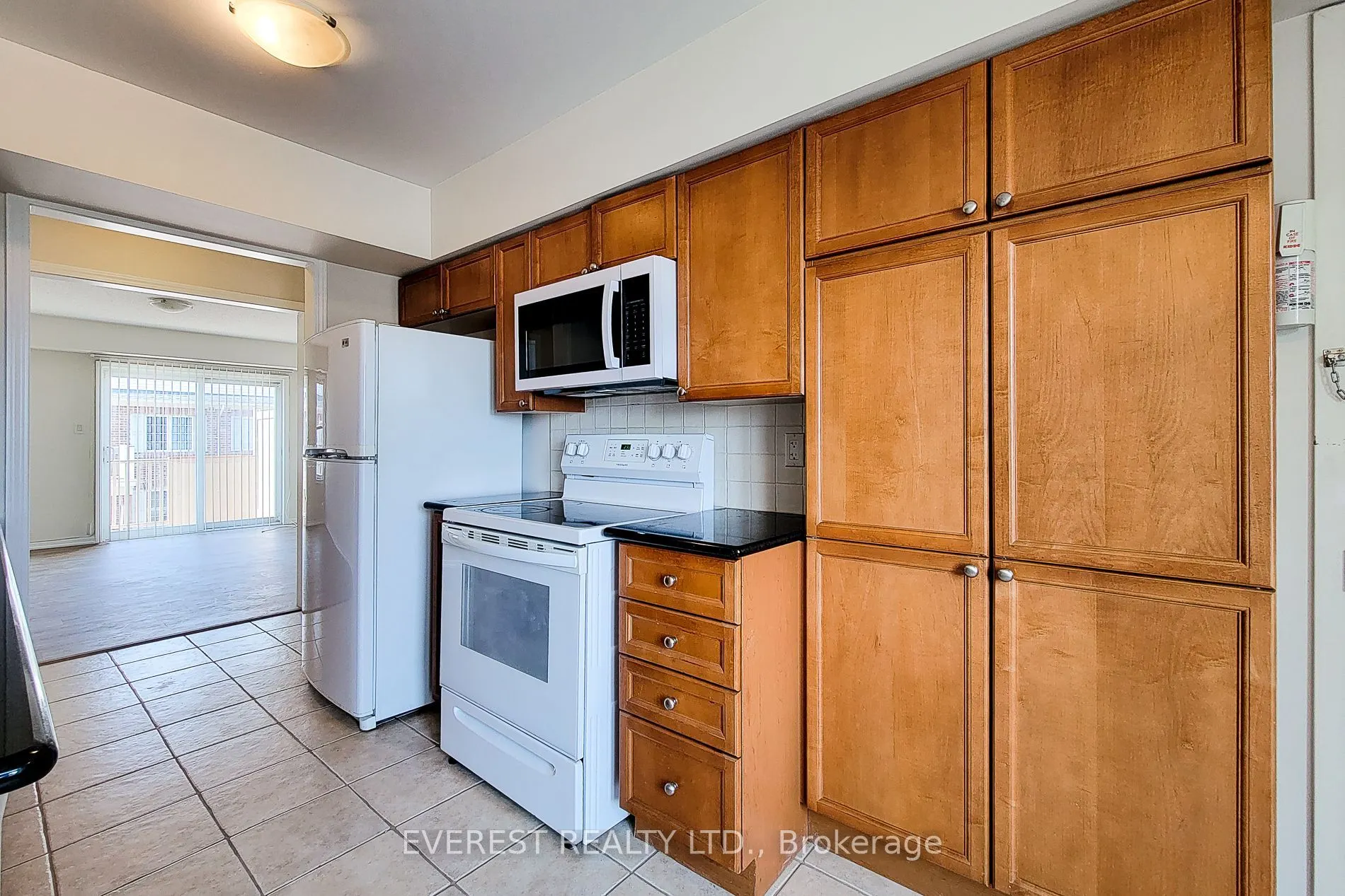 639 Dundas Street W, #5