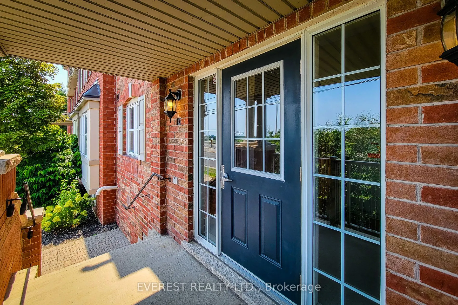 639 Dundas Street W, #5