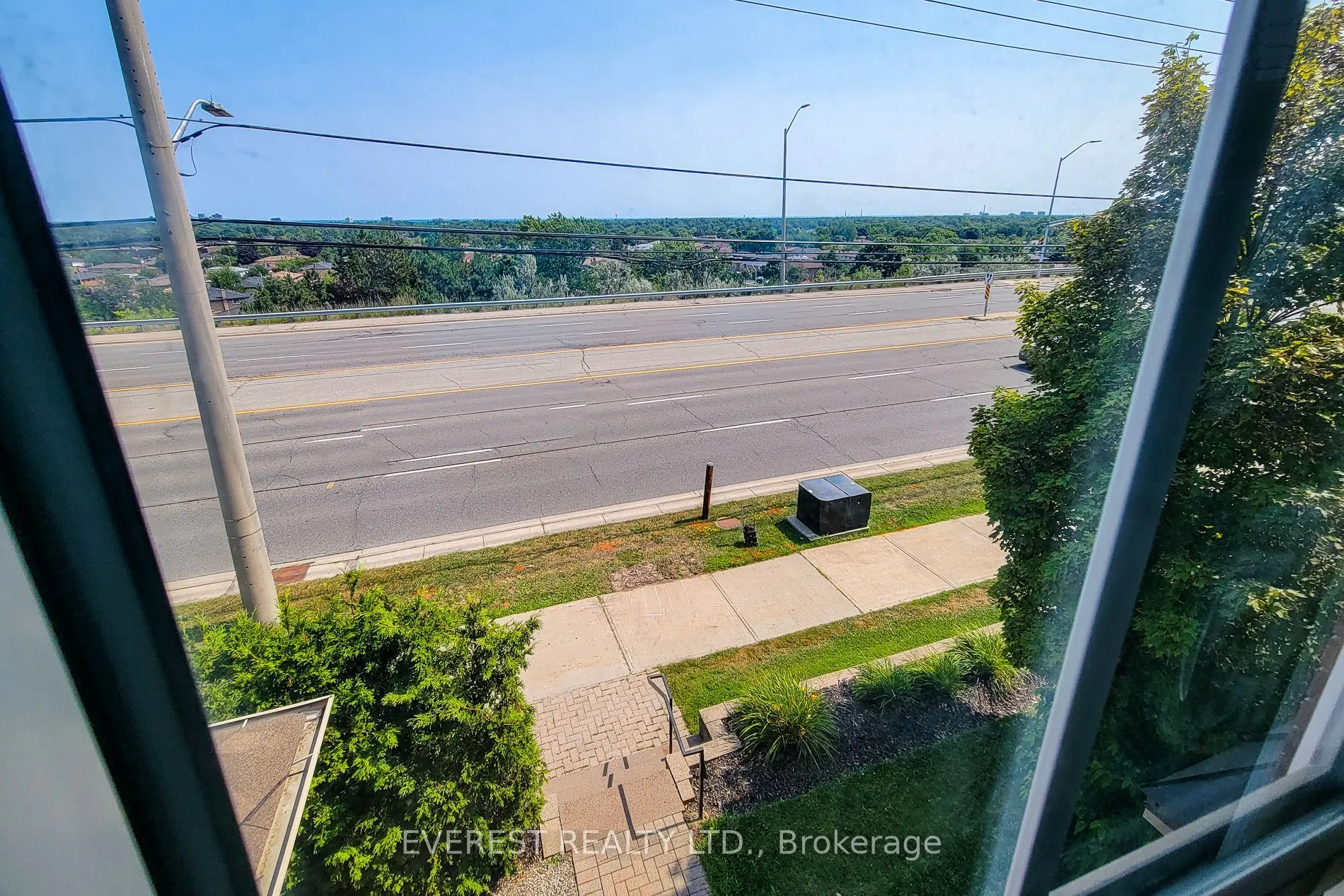 639 Dundas Street W, #5