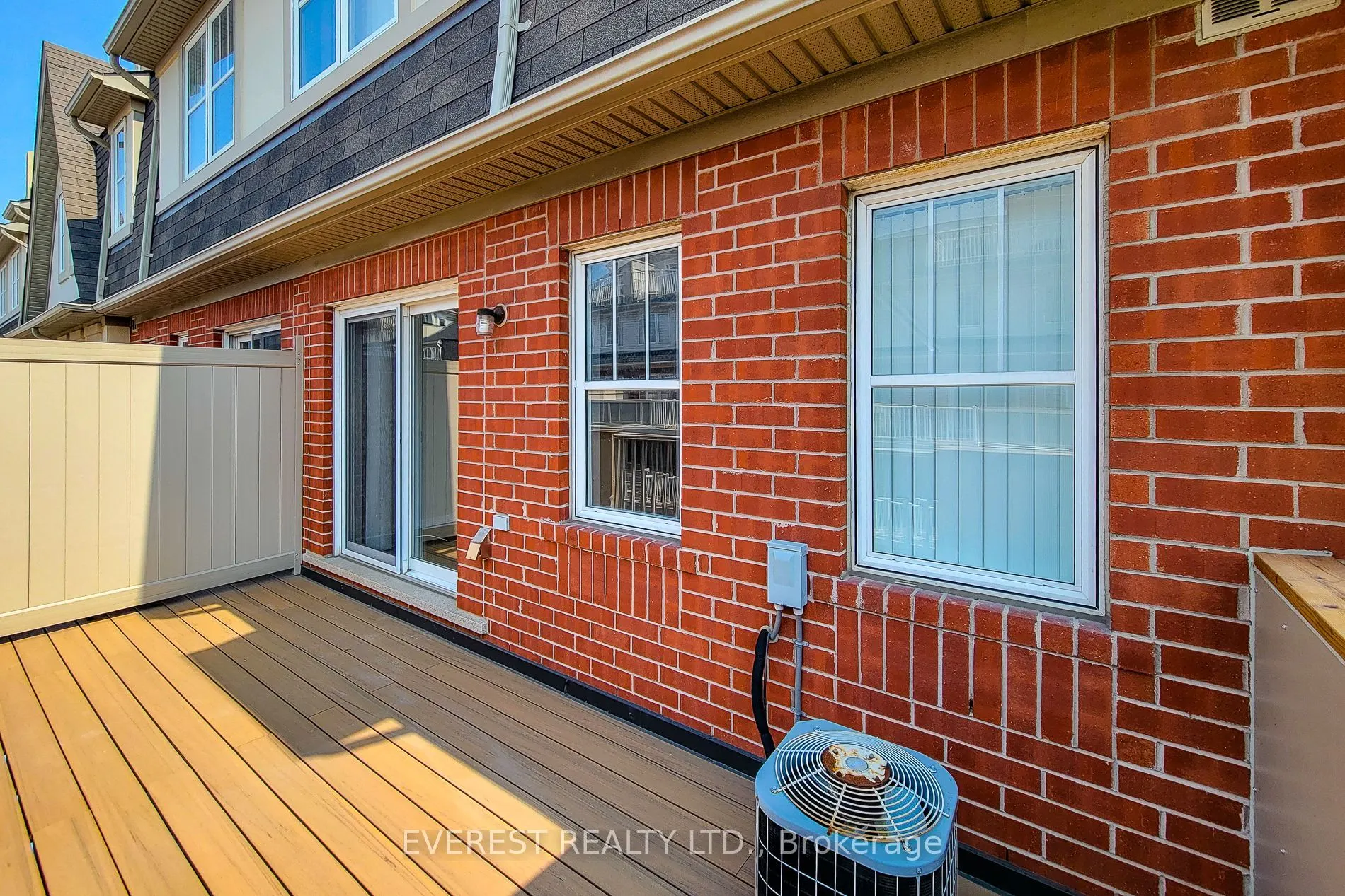 639 Dundas Street W, #5