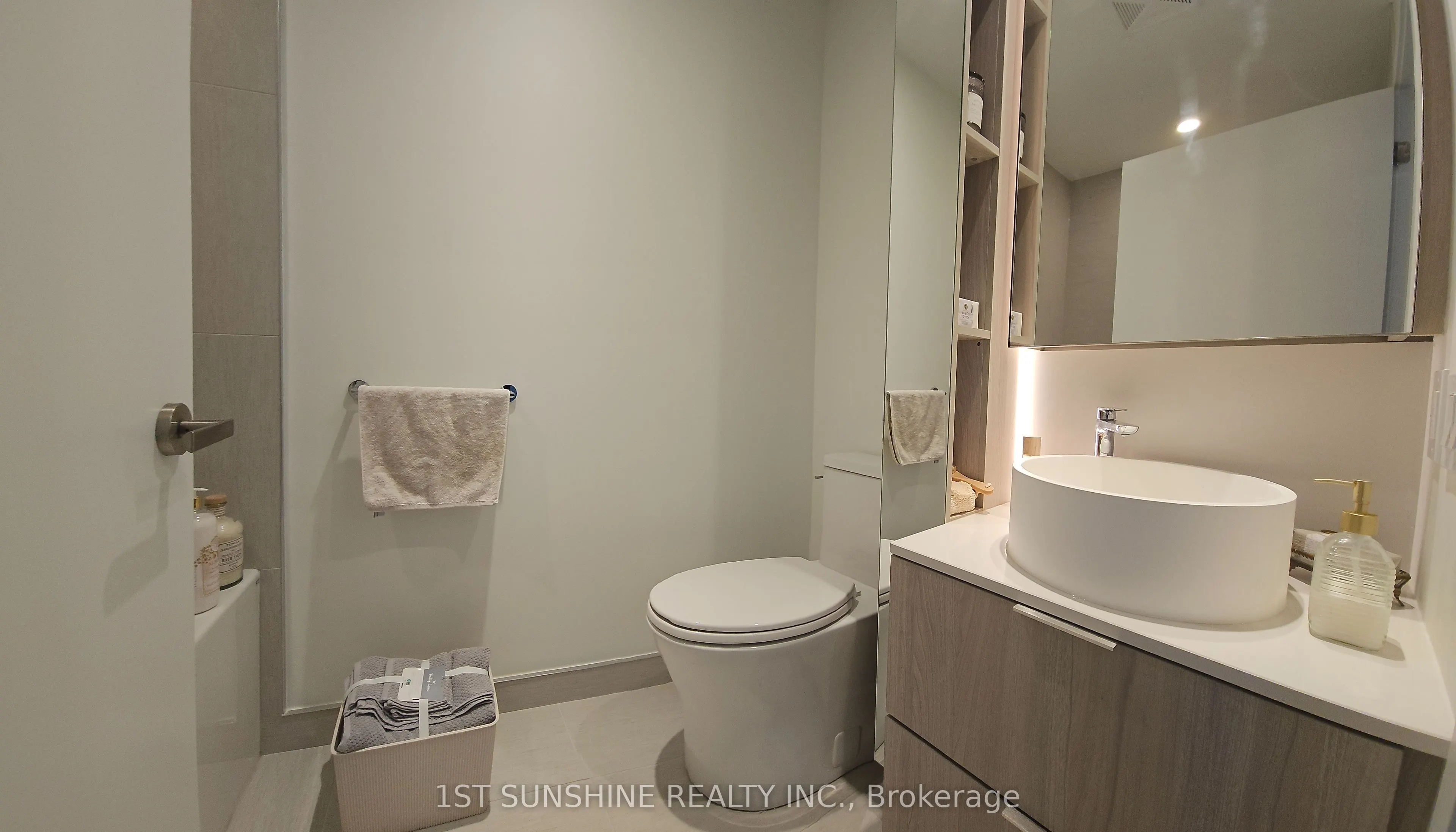 28 Ann Street, #1106