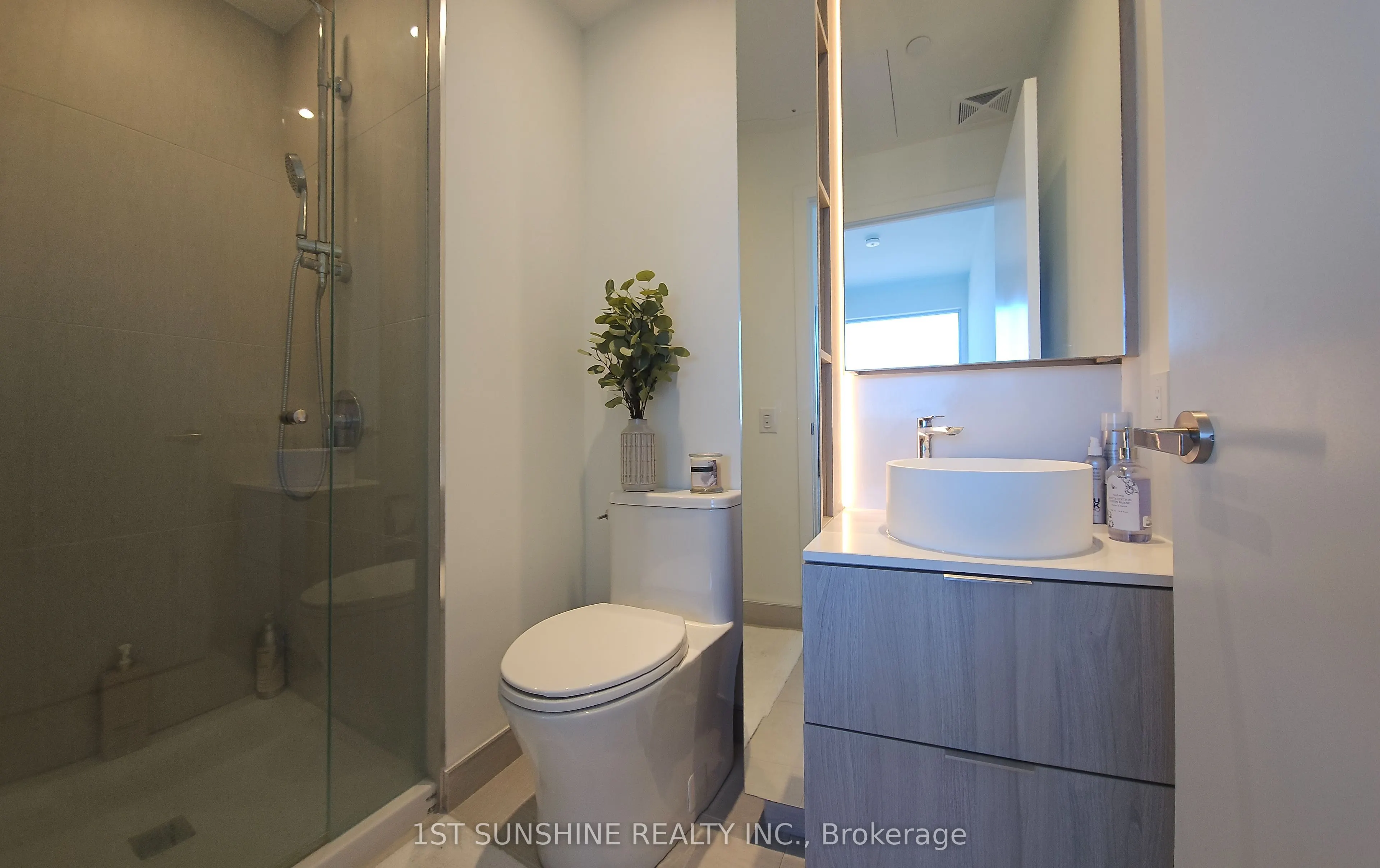 28 Ann Street, #1106