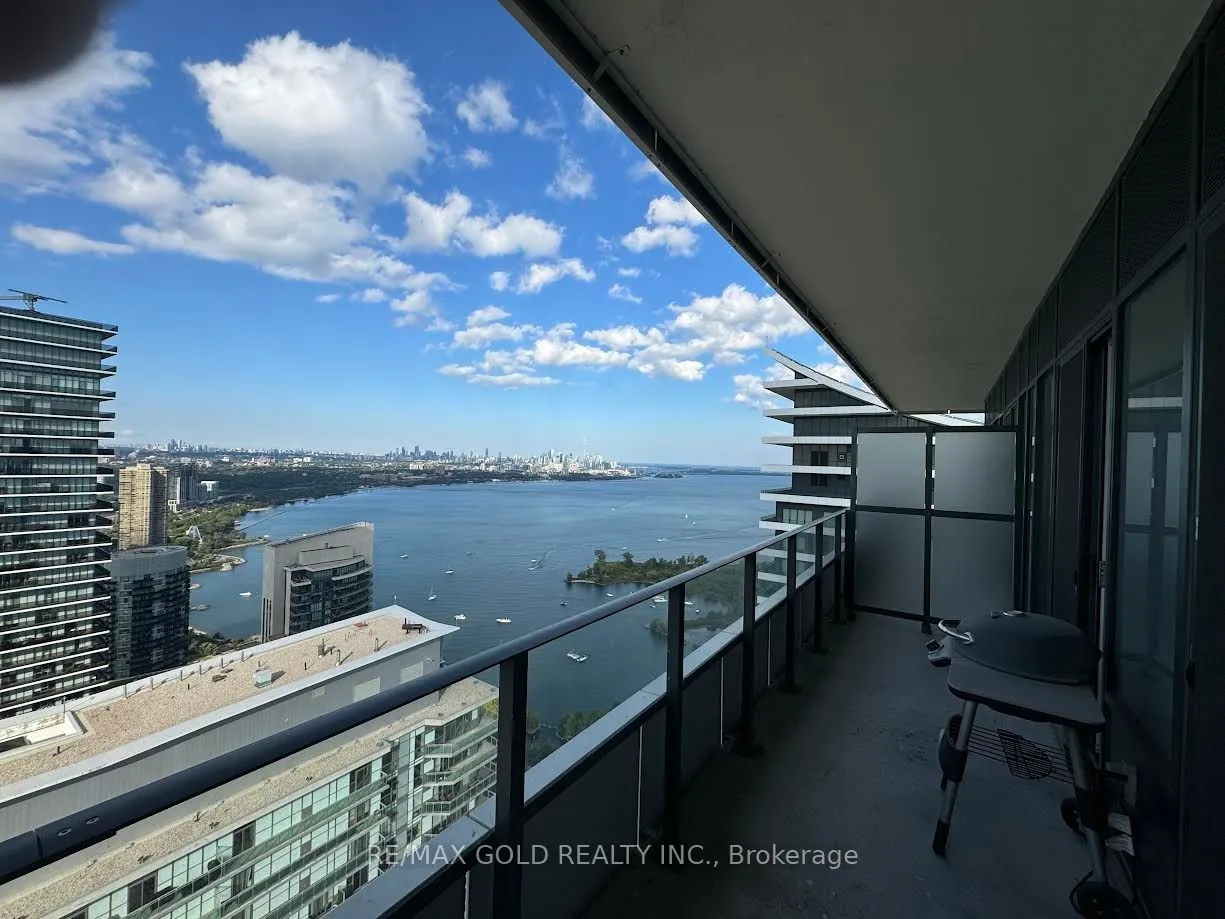 30 Shore Breeze Drive, #5204