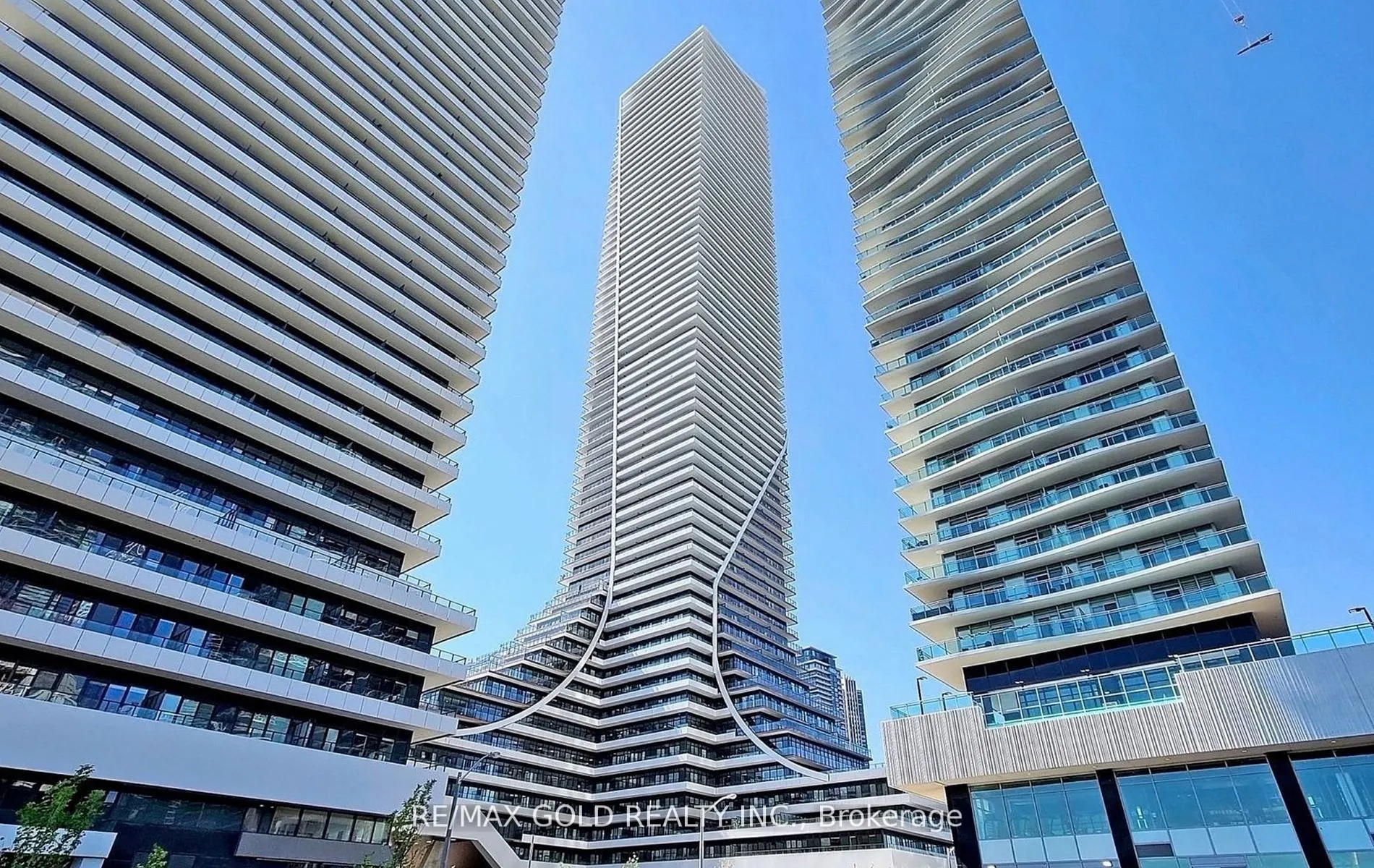 30 Shore Breeze Drive, #5204