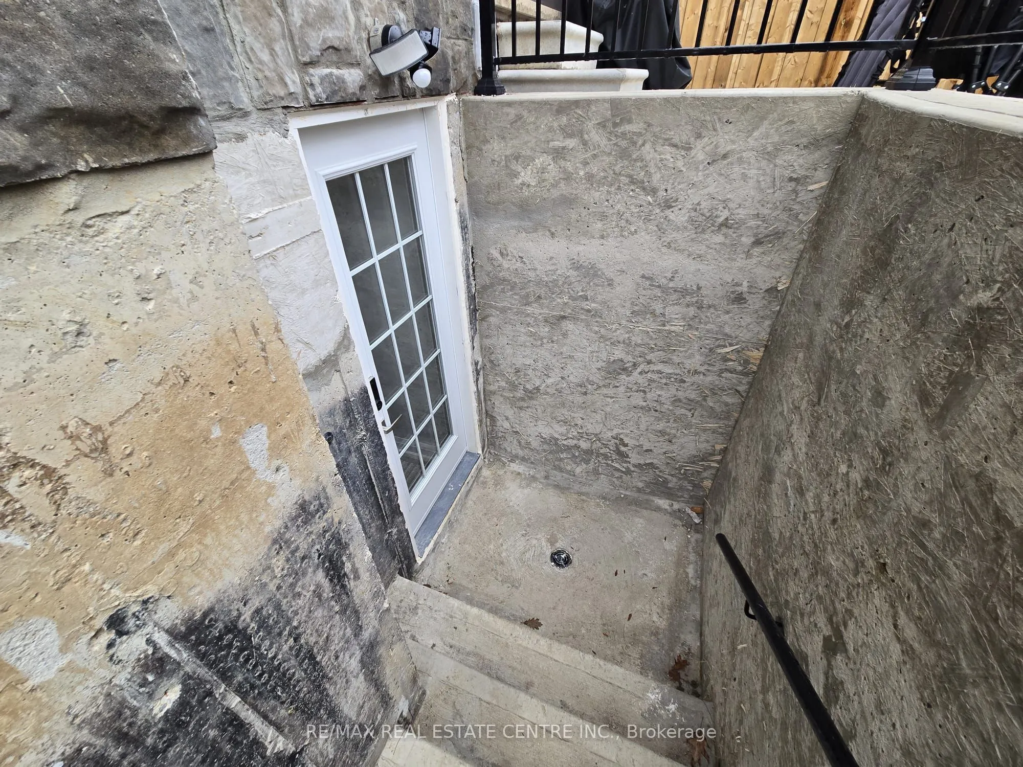 1412 Rose Way, #Bsmt.