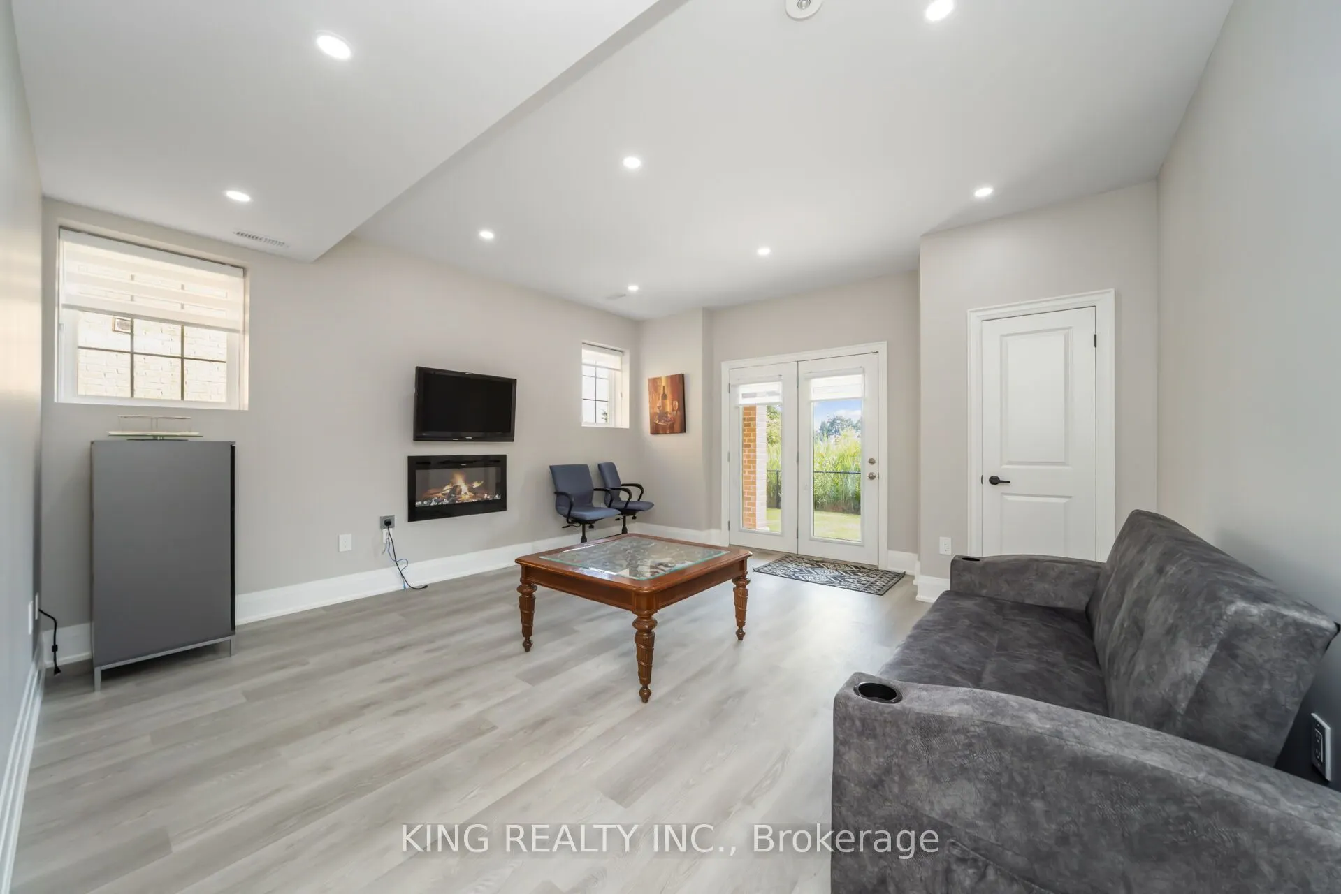 136 Coastline Drive