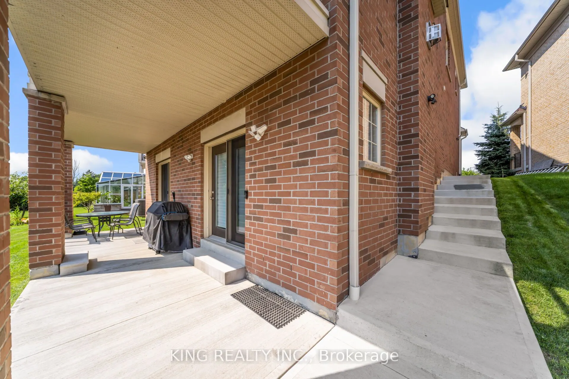 136 Coastline Drive