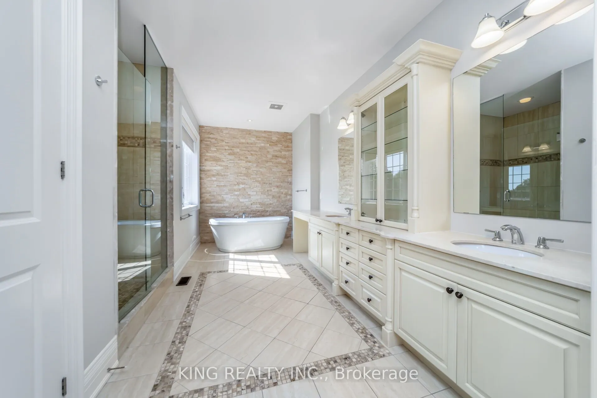 136 Coastline Drive