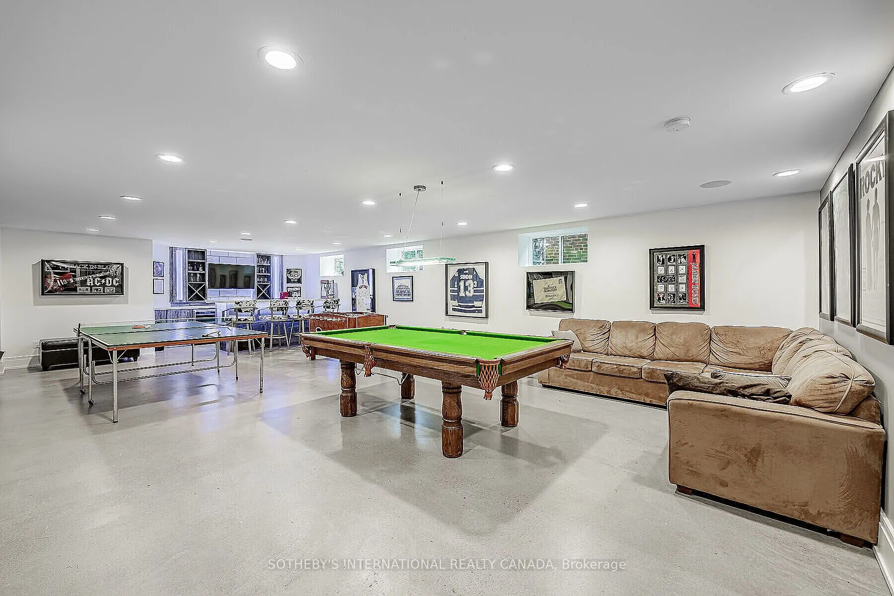 44 Meadowcrest Road