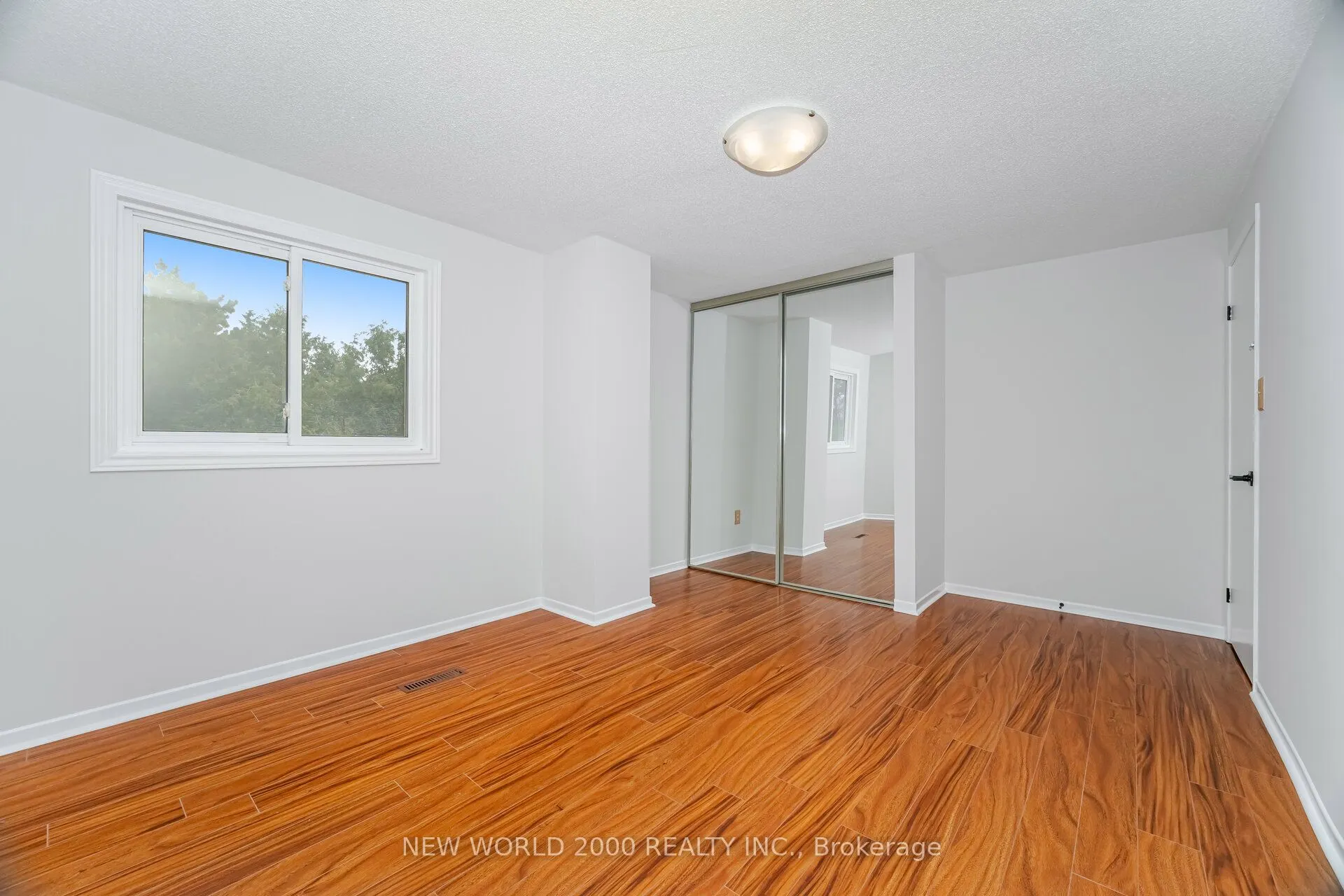 7221 Danton Promenade