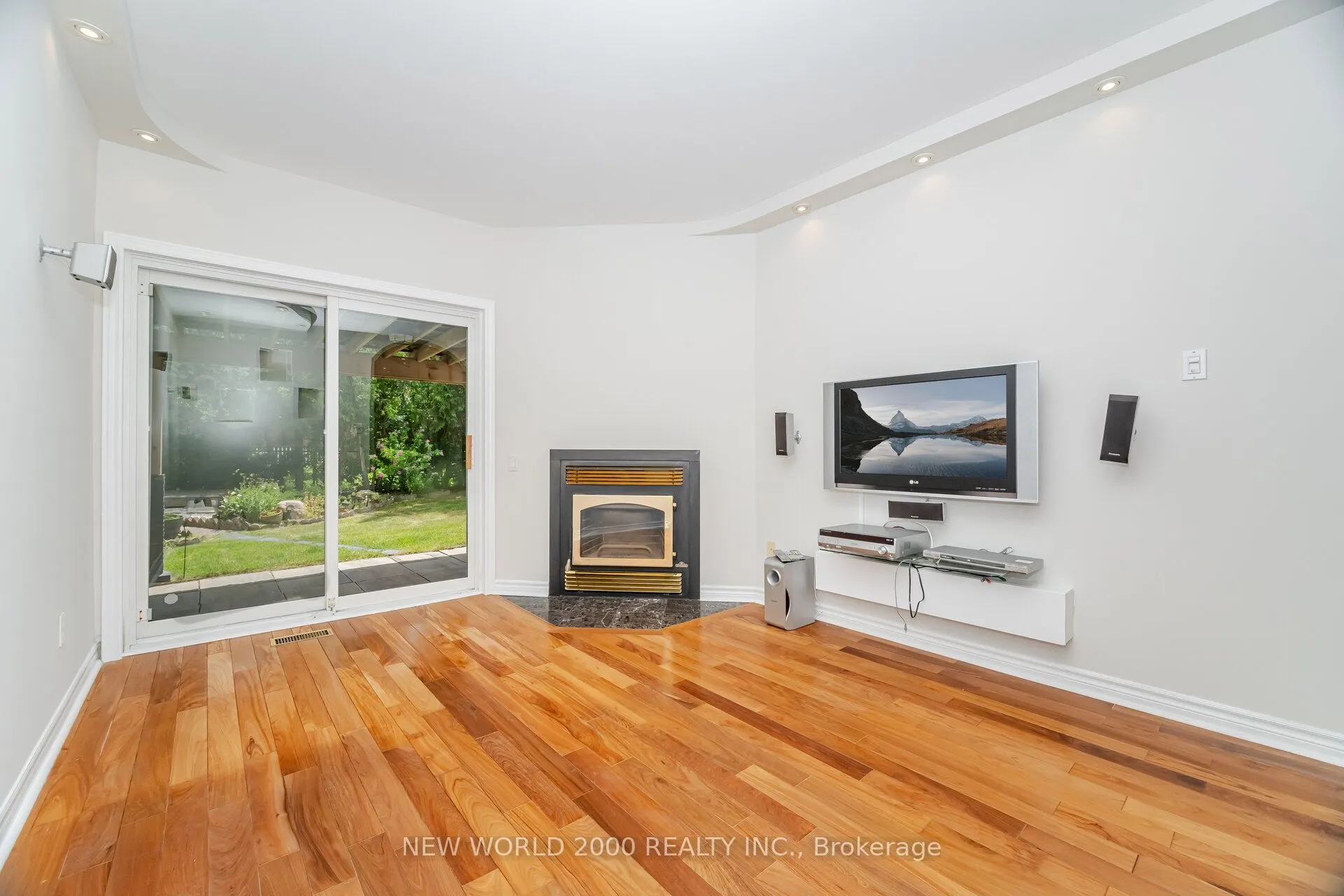 7221 Danton Promenade