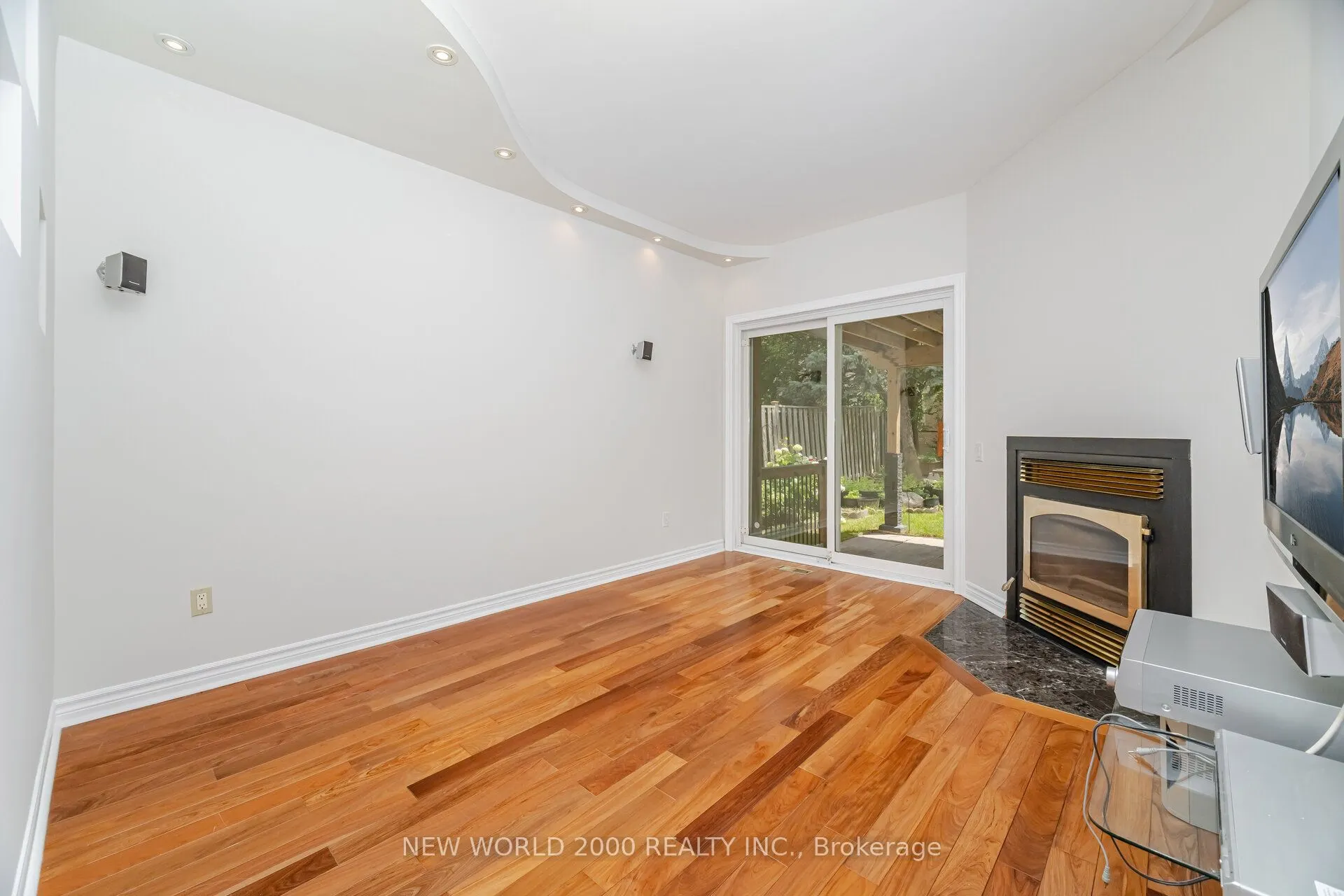 7221 Danton Promenade