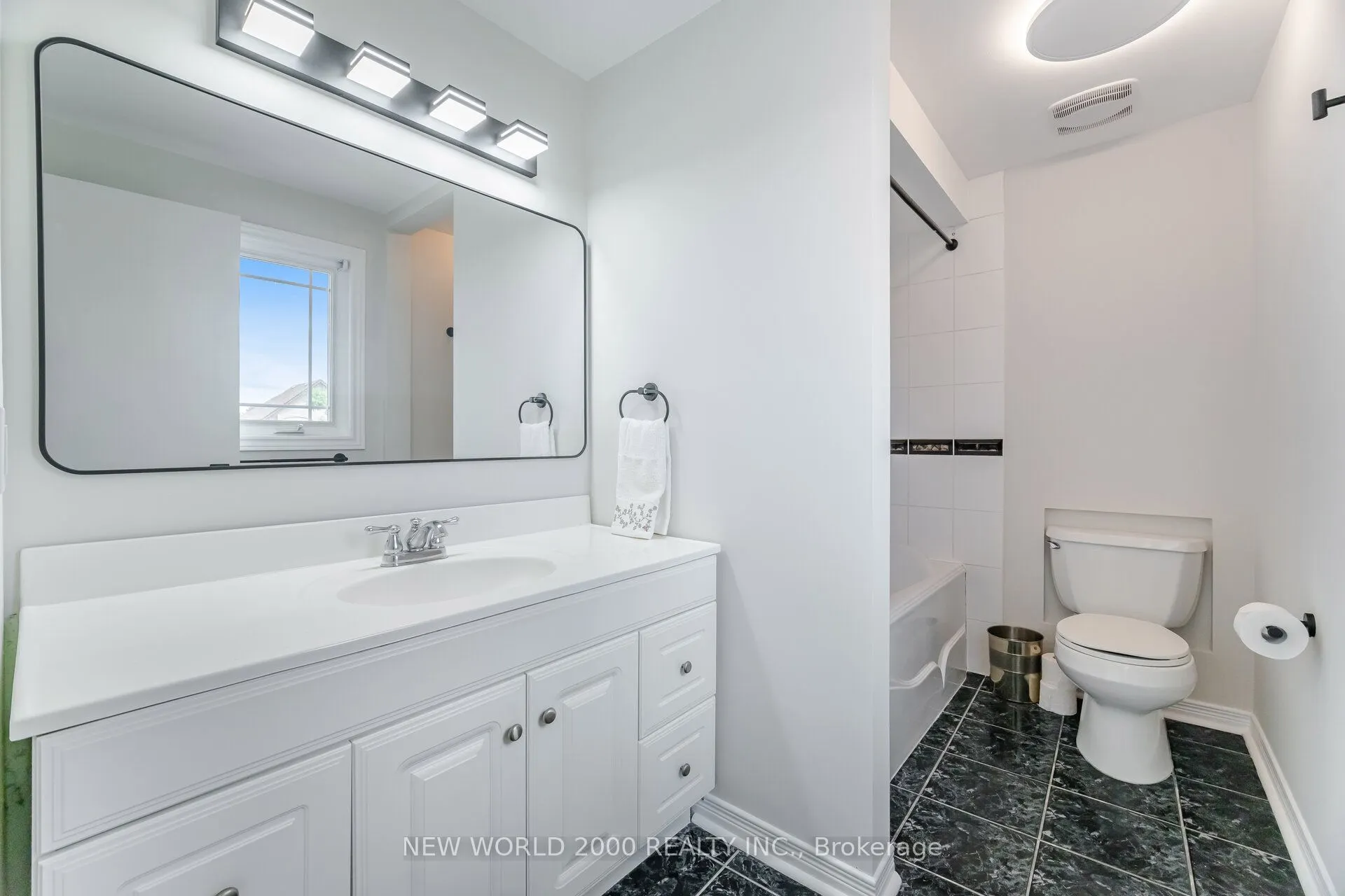 7221 Danton Promenade