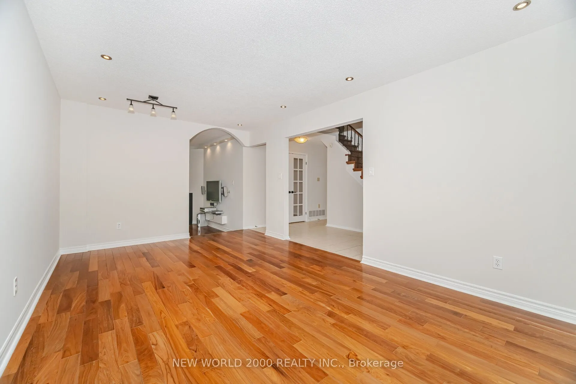 7221 Danton Promenade