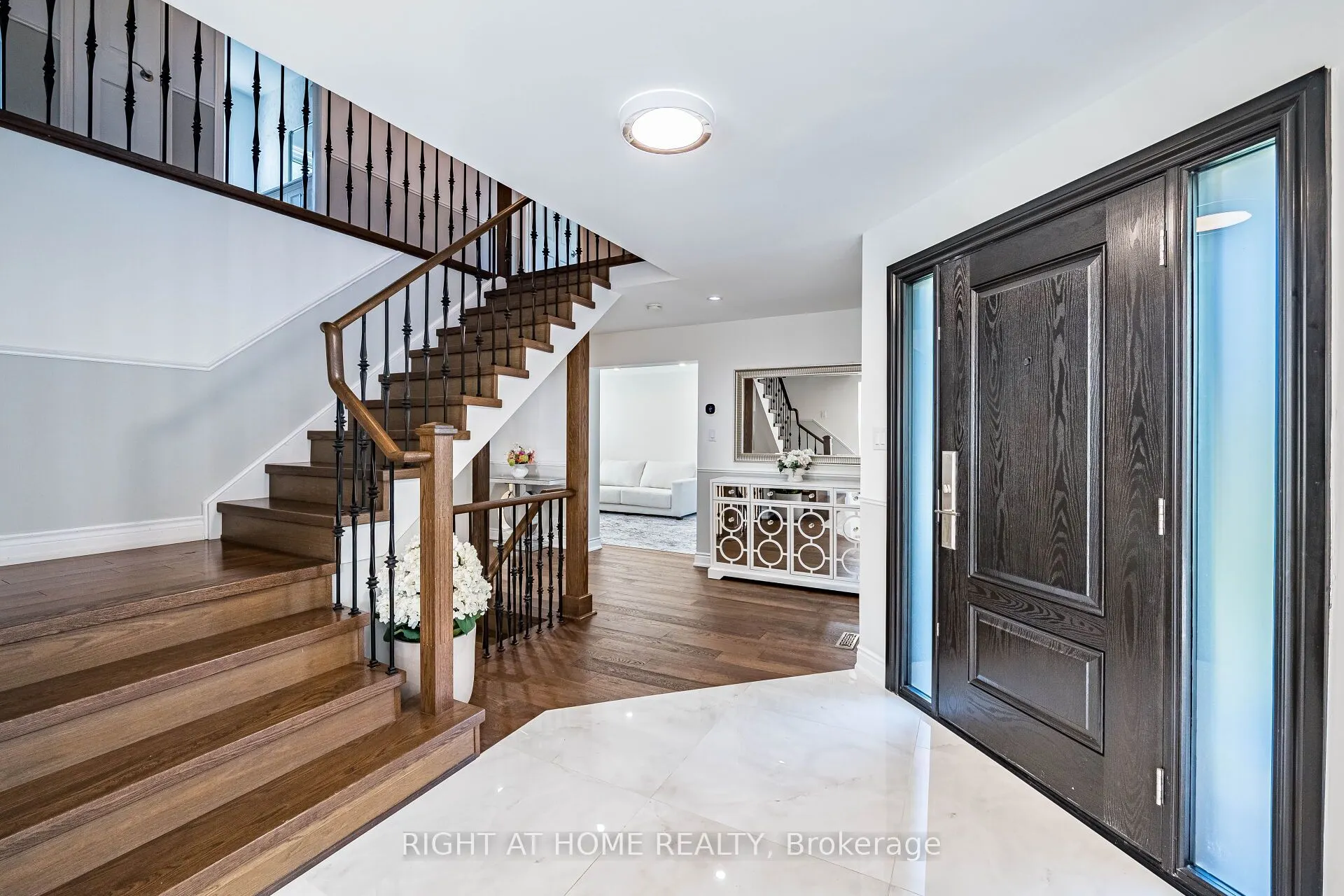 3981 Mahogany Row