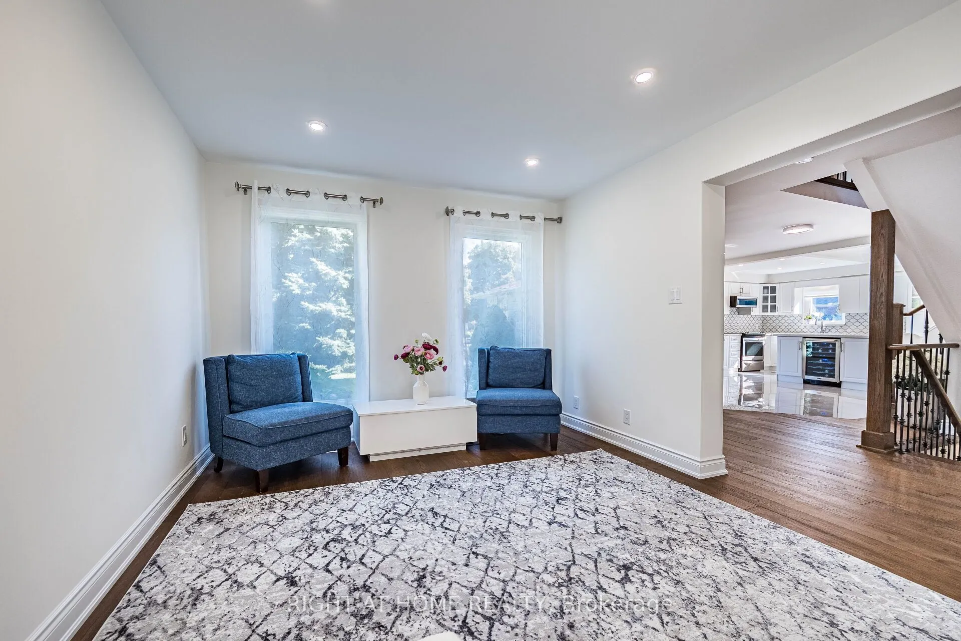 3981 Mahogany Row