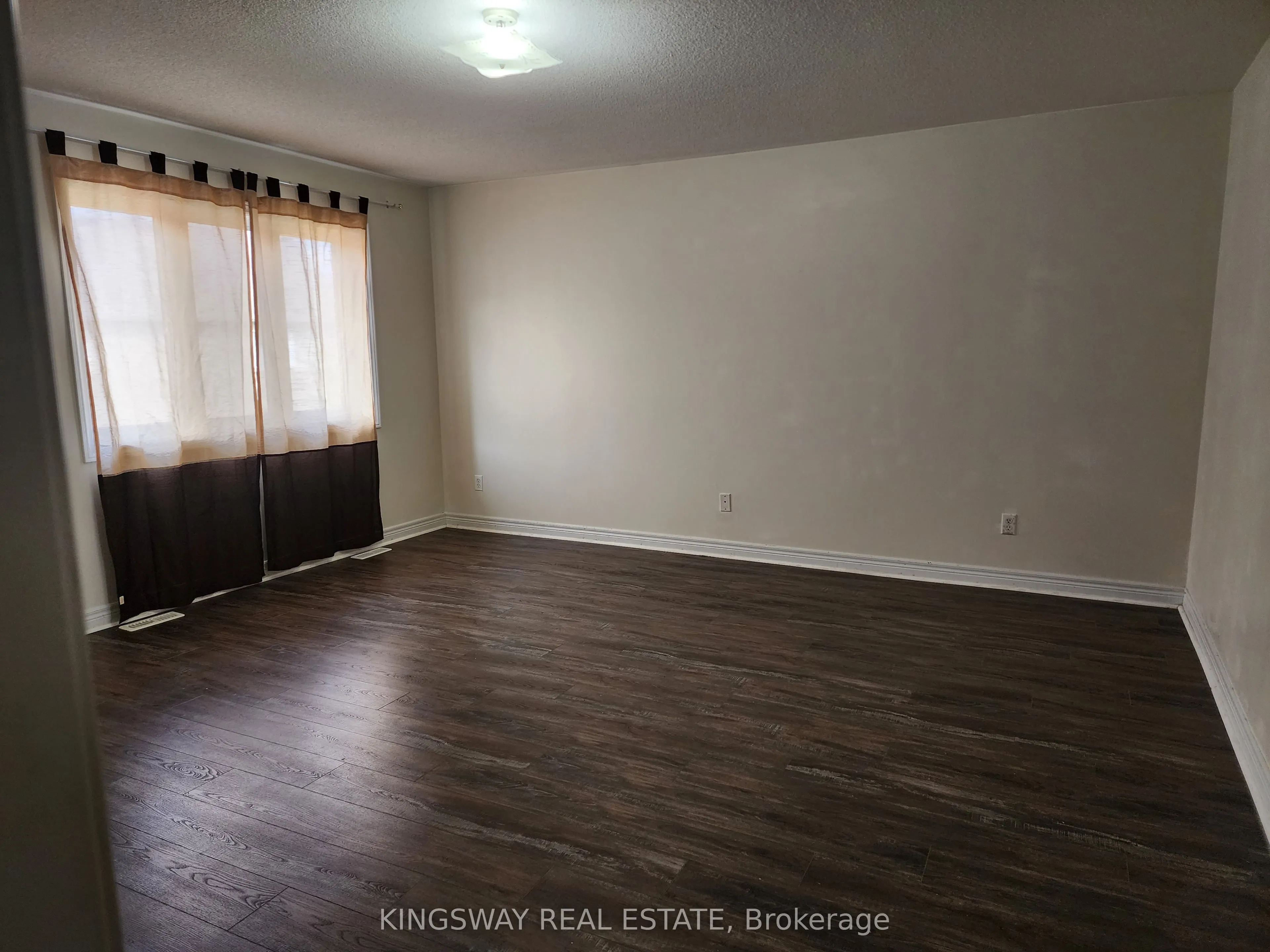 65 Pefferlaw Circle, #Upper