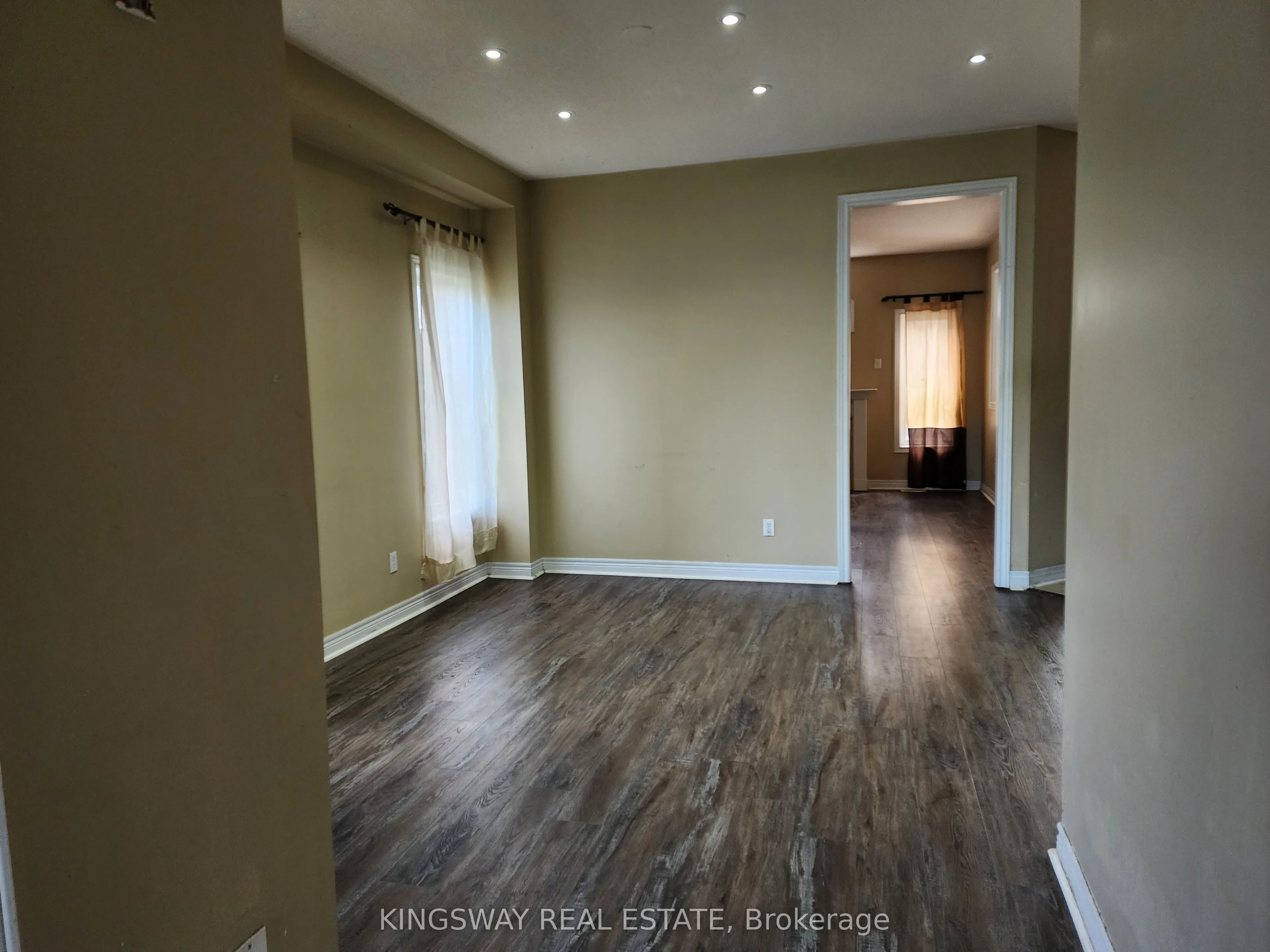 65 Pefferlaw Circle, #Upper