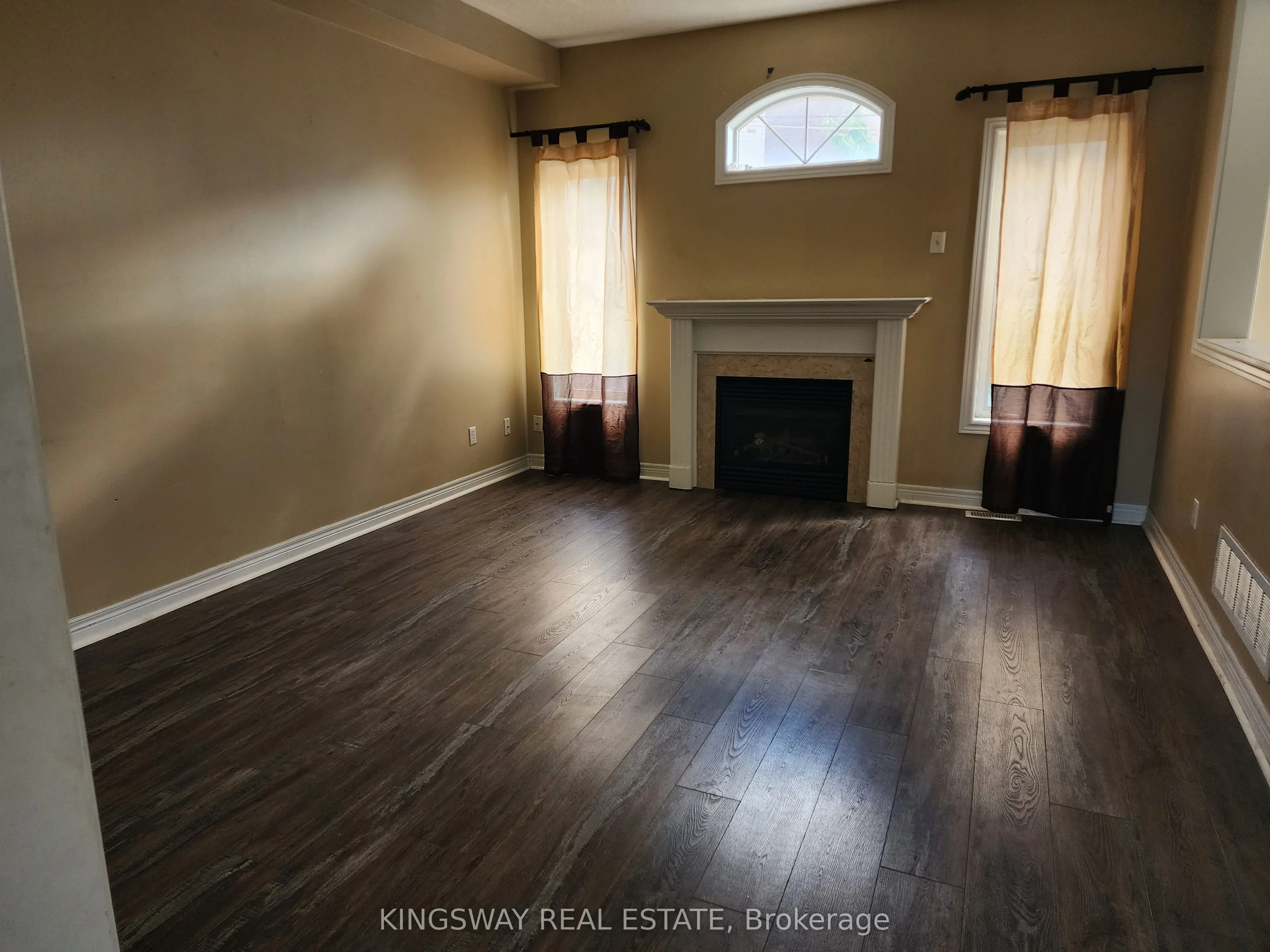 65 Pefferlaw Circle, #Upper