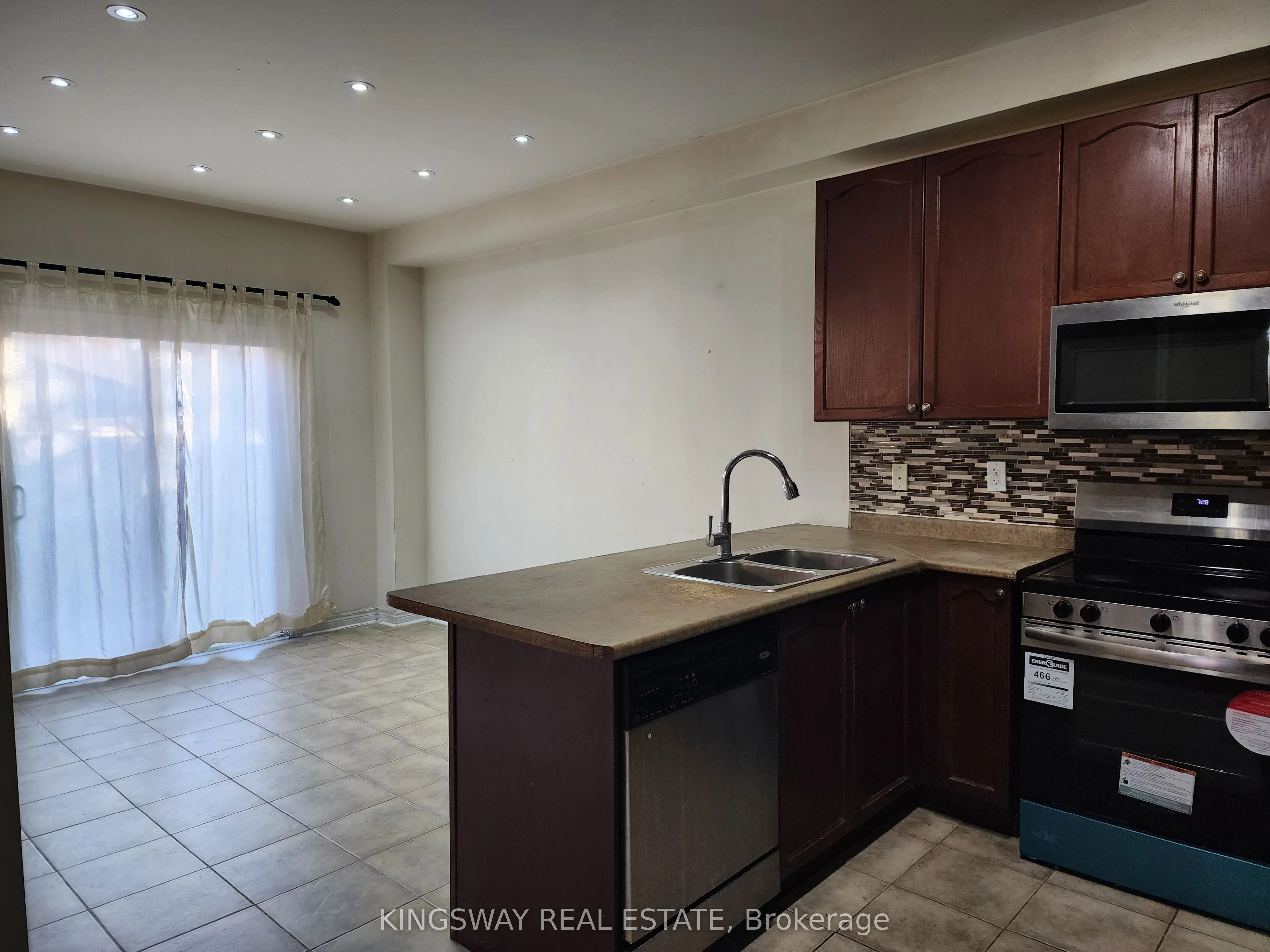 65 Pefferlaw Circle, #Upper