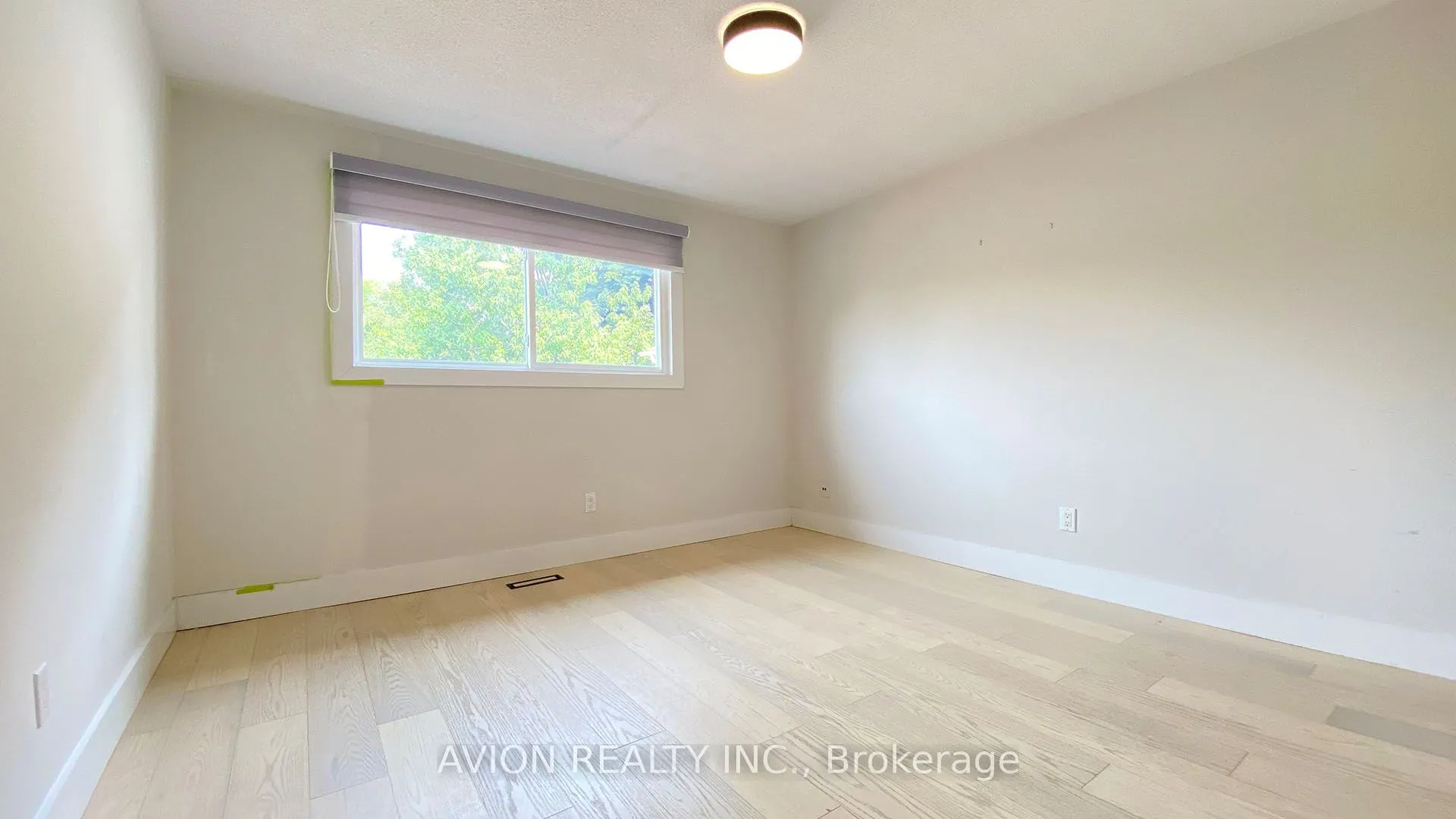 3205 Anderson Crescent, #Upper