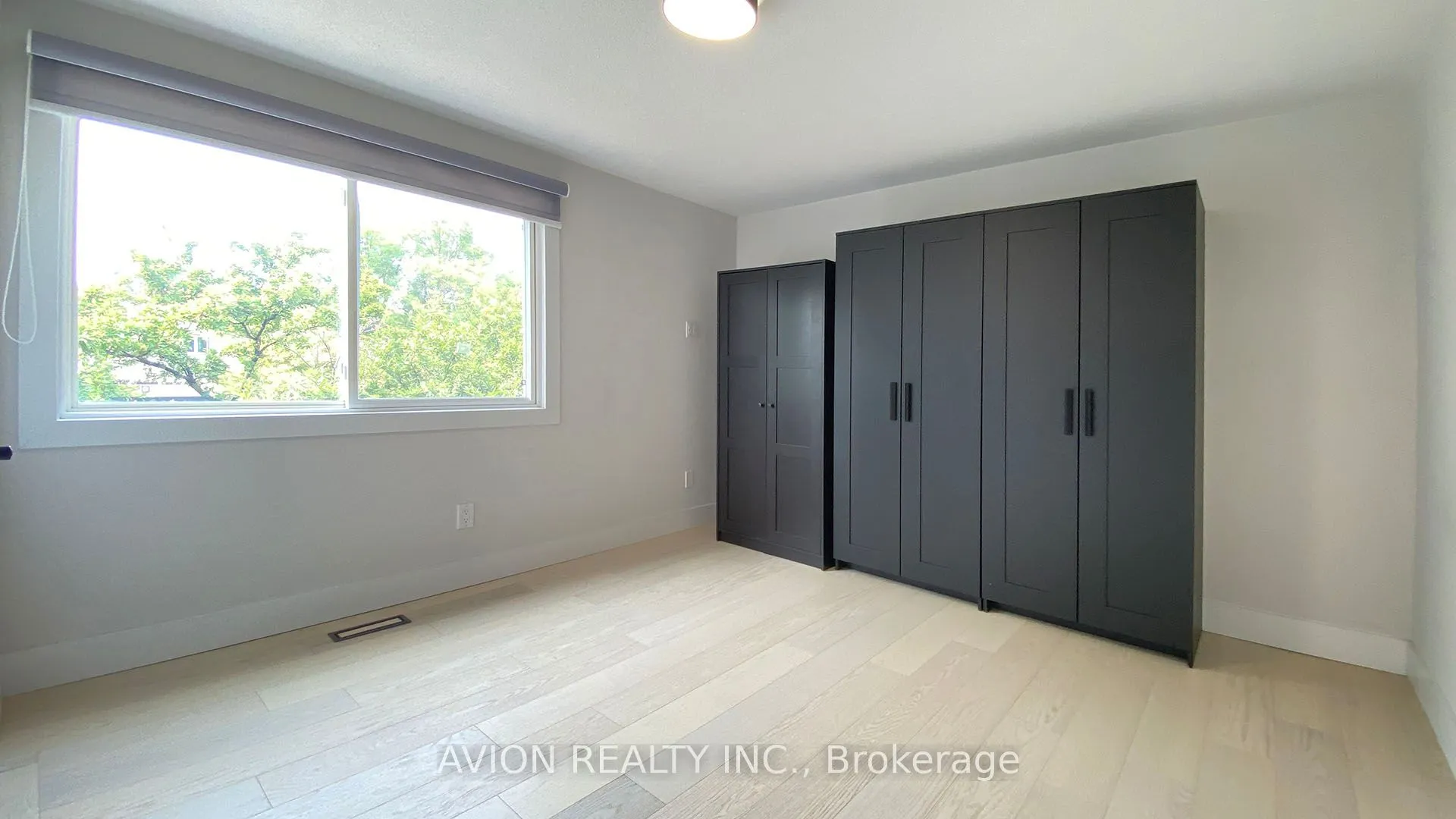 3205 Anderson Crescent, #Upper