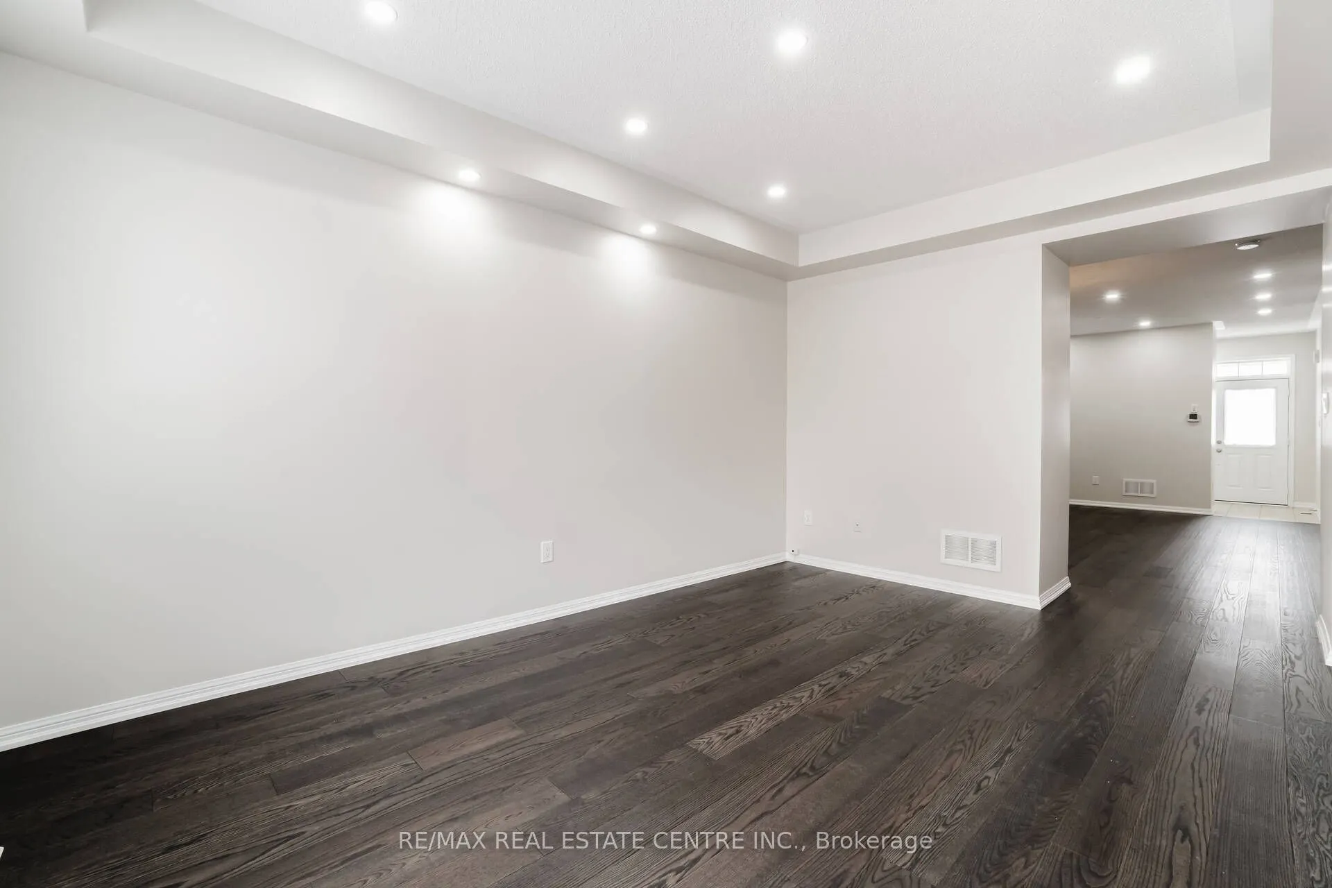 989 Farmstead Drive