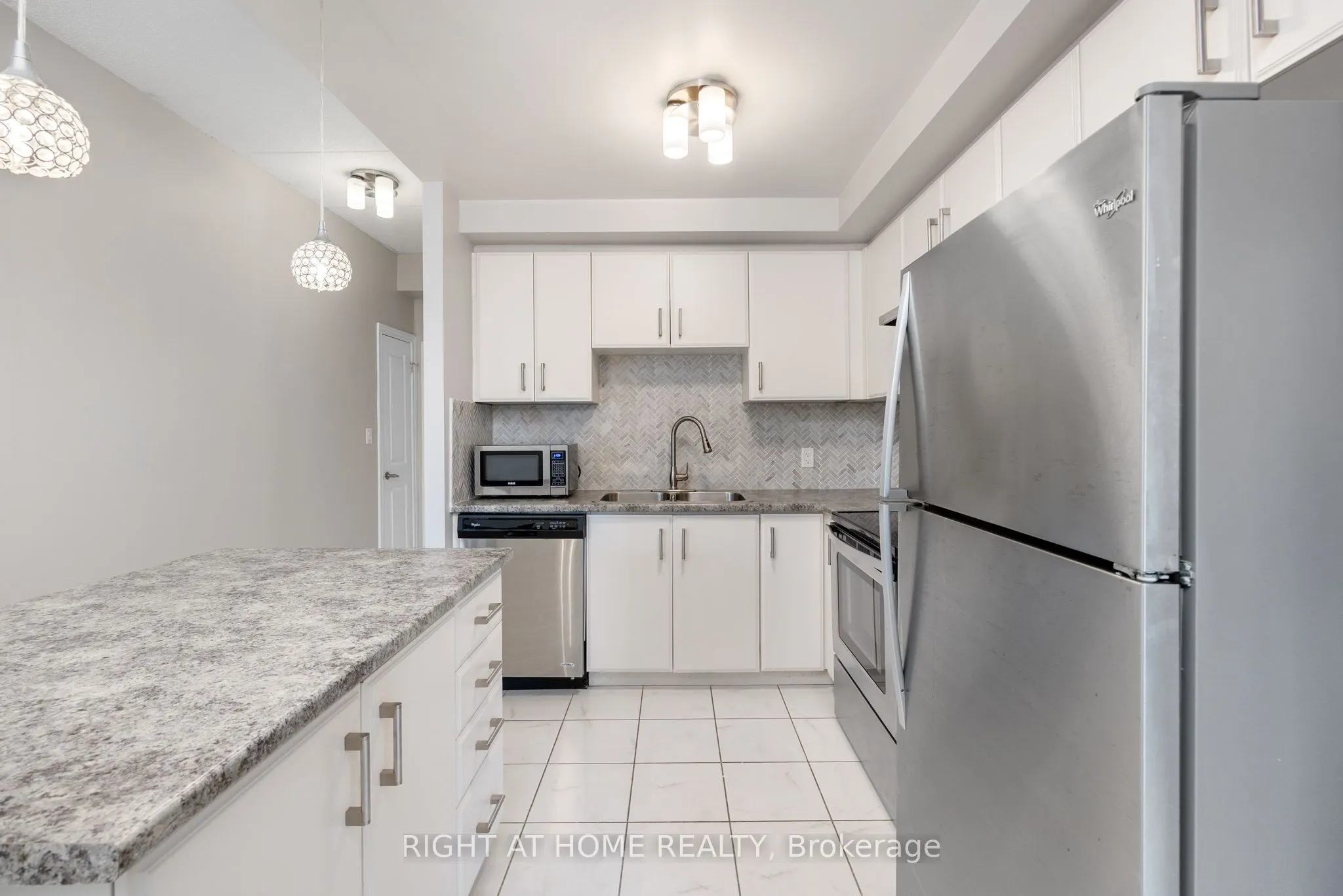 640 Sauve Street, #222
