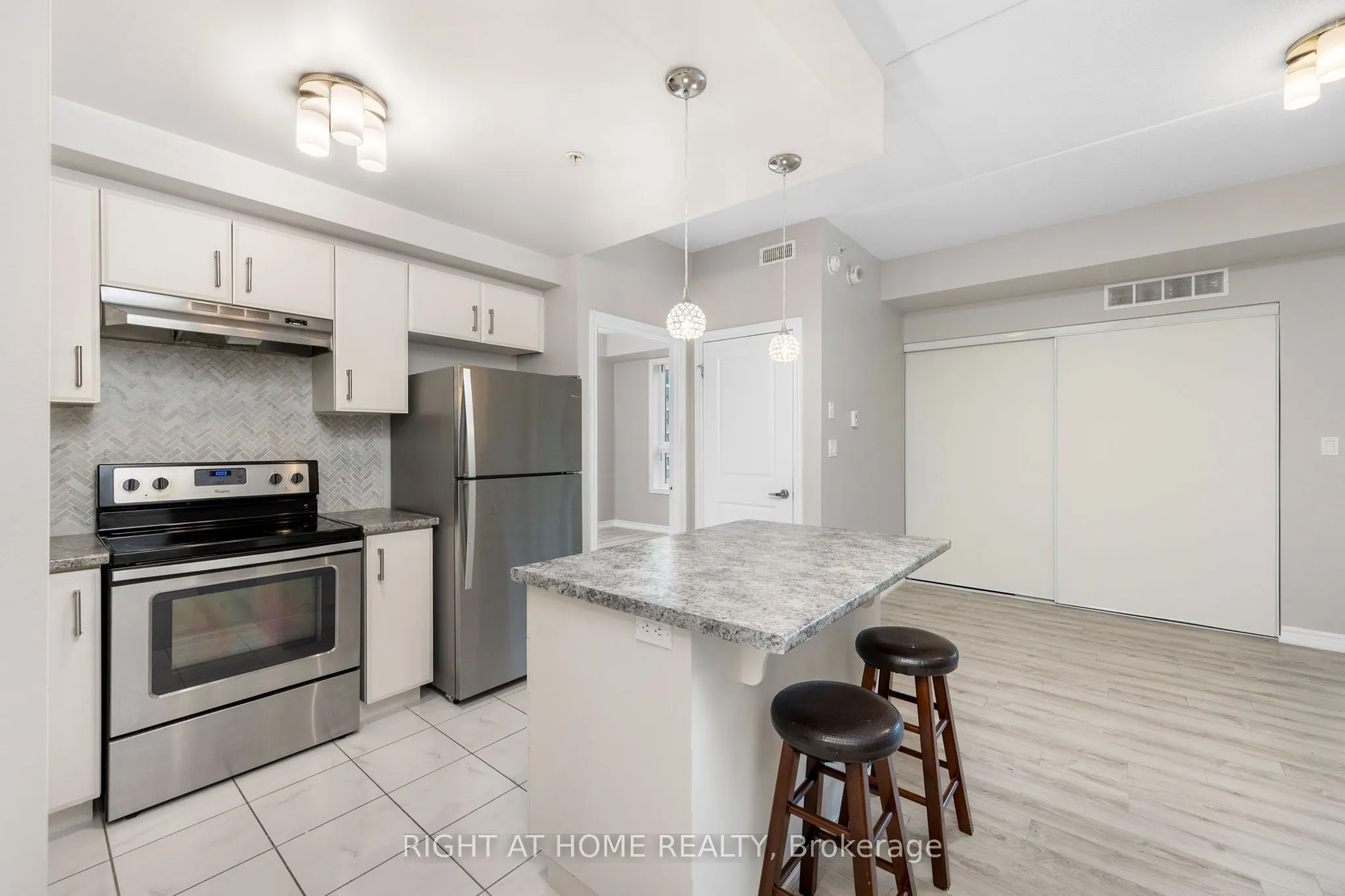 640 Sauve Street, #222