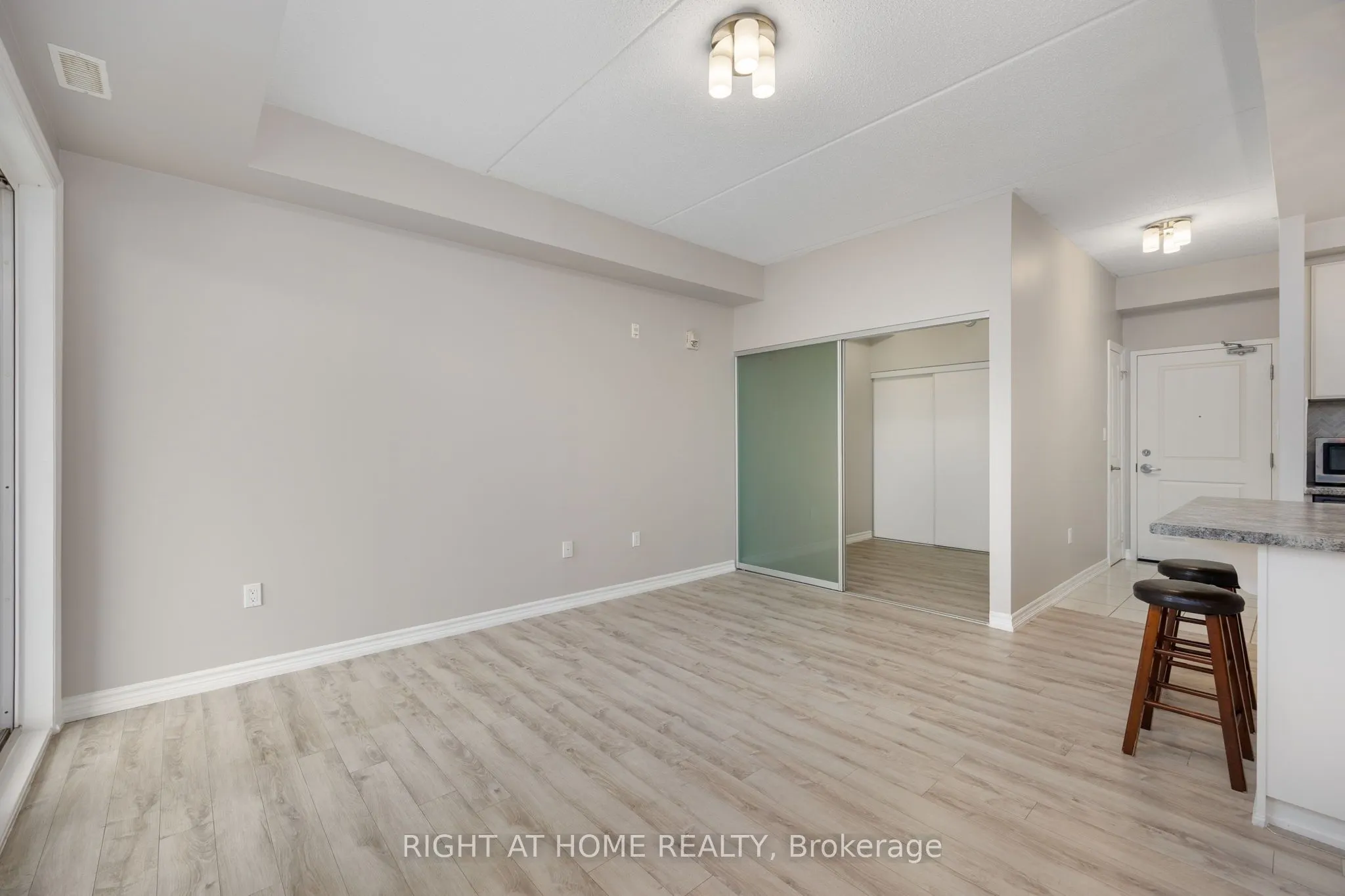 640 Sauve Street, #222