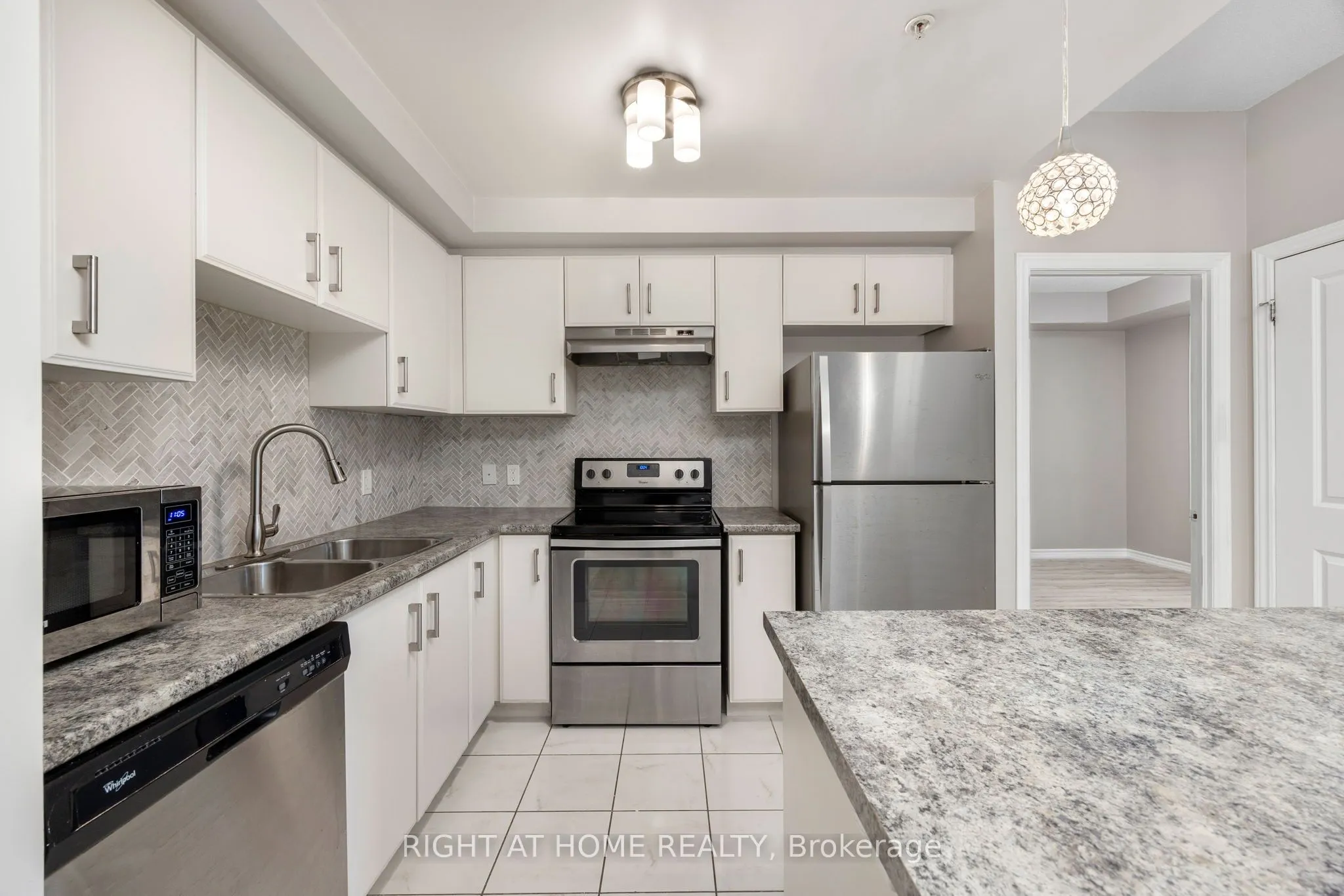 640 Sauve Street, #222