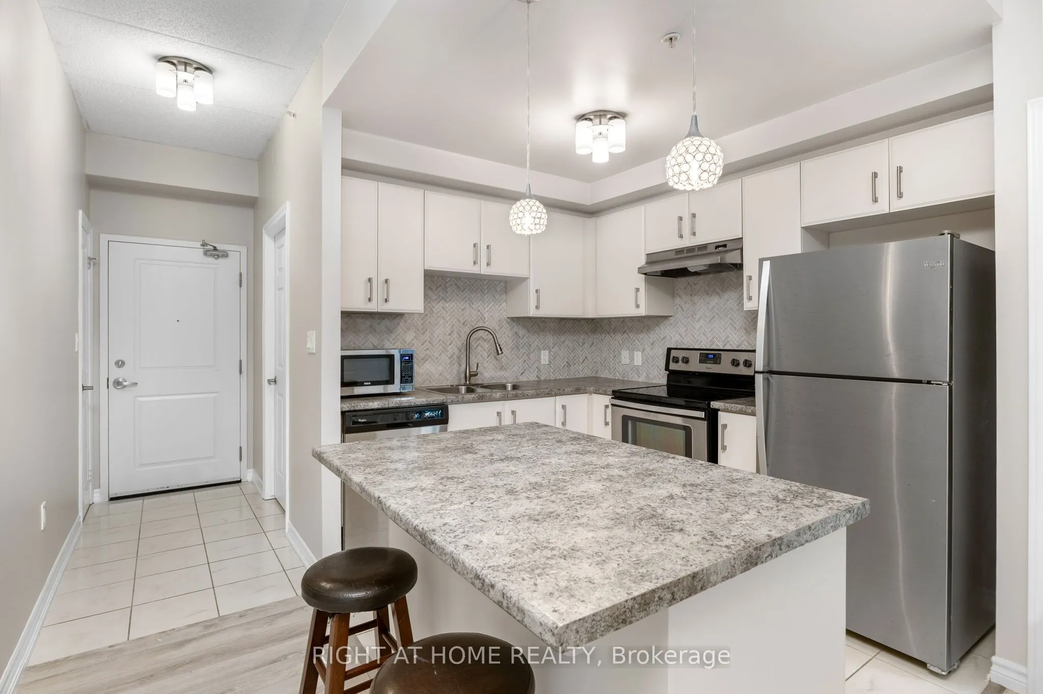 640 Sauve Street, #222