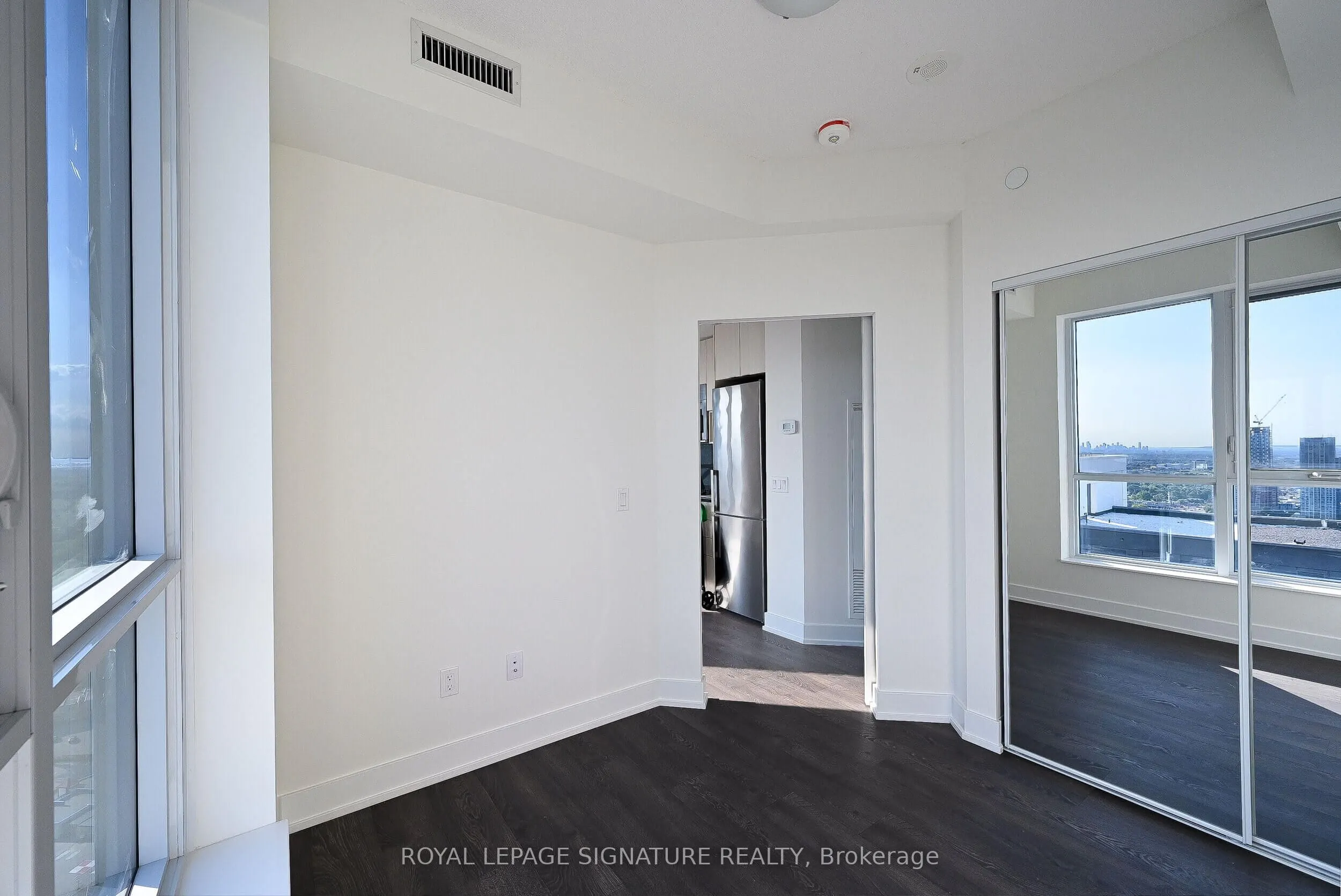 7 Mabelle Avenue, #3902