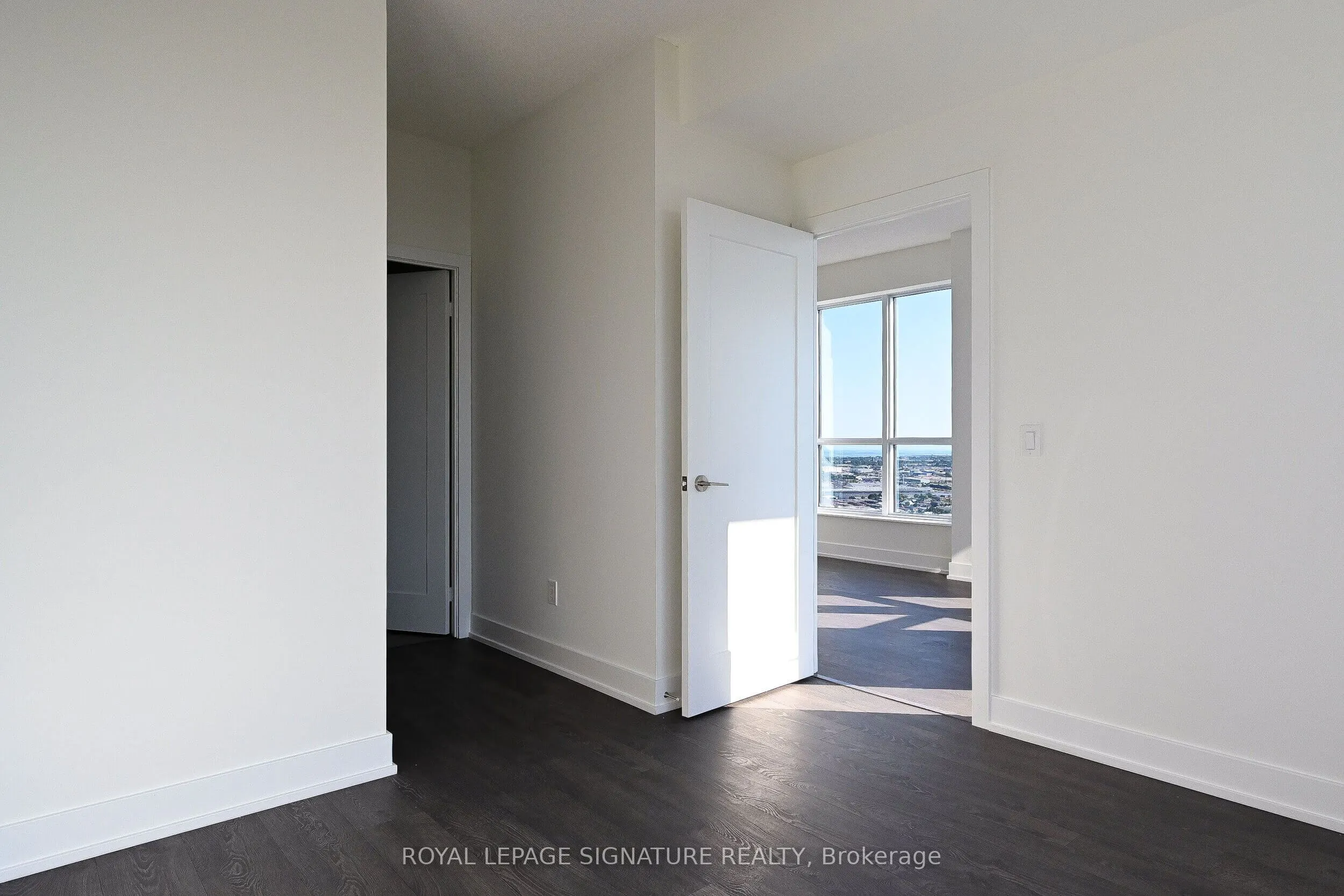 7 Mabelle Avenue, #3902