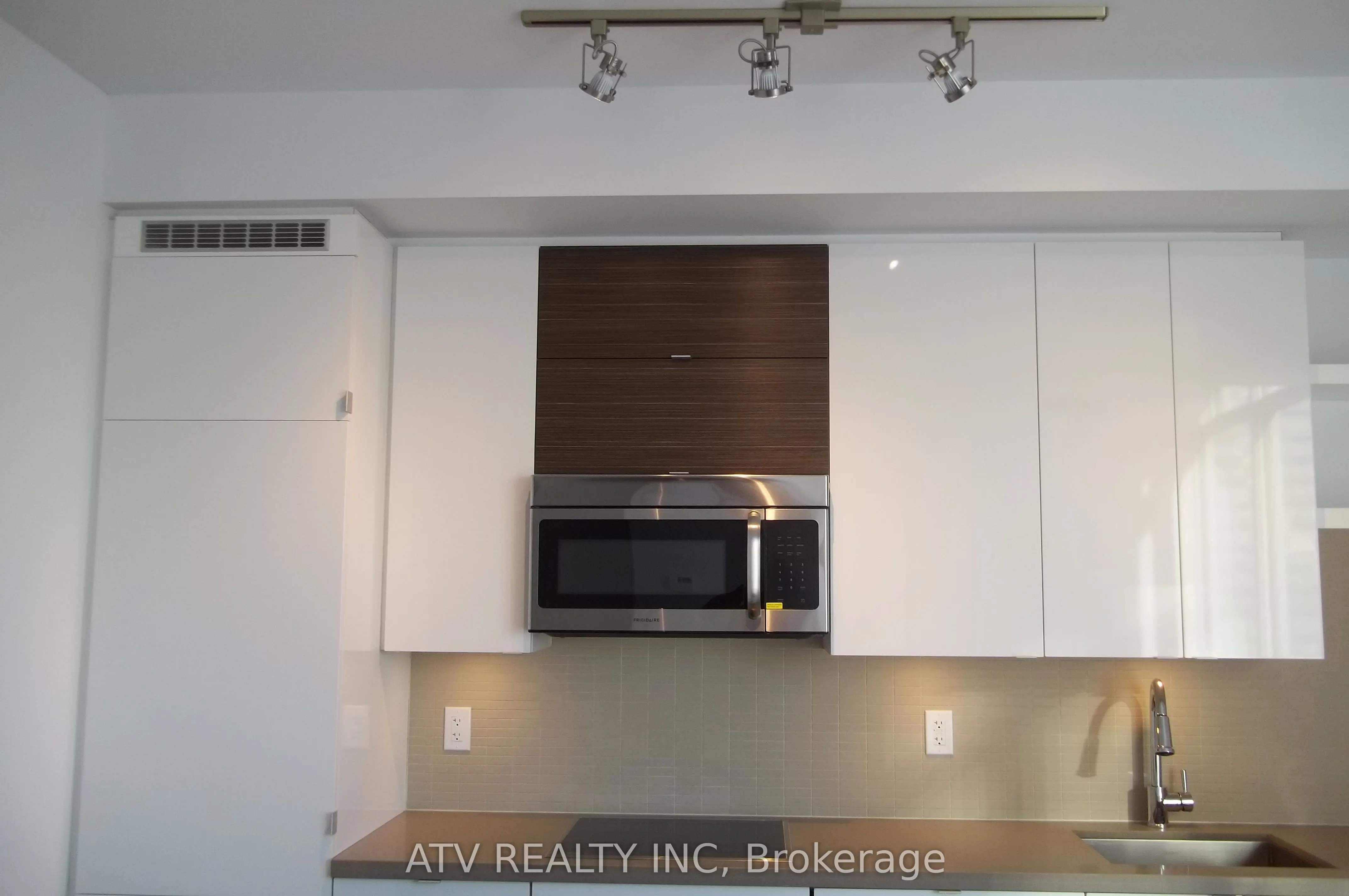 59 Annie Craig Drive, #612