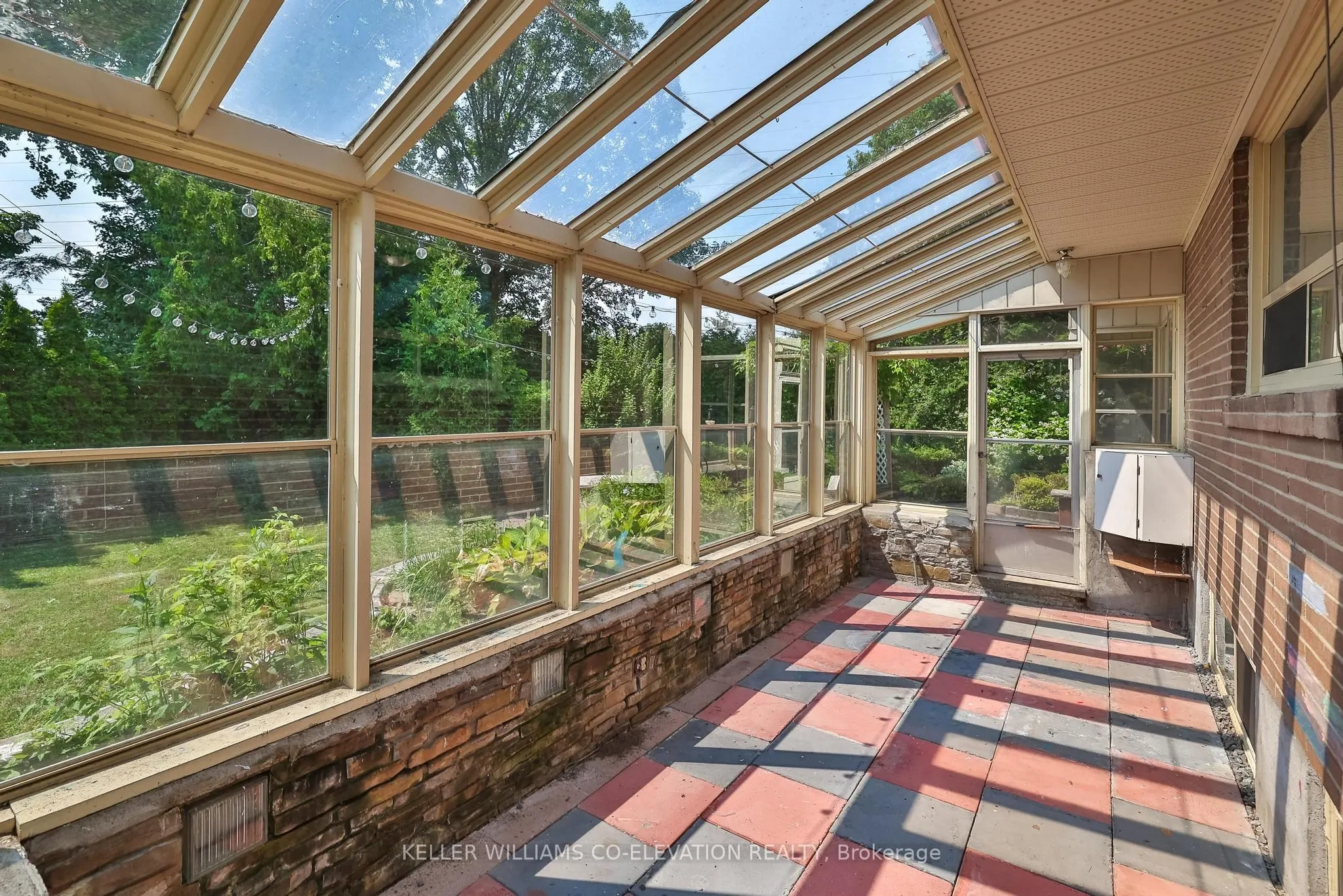 17 Hedges Boulevard